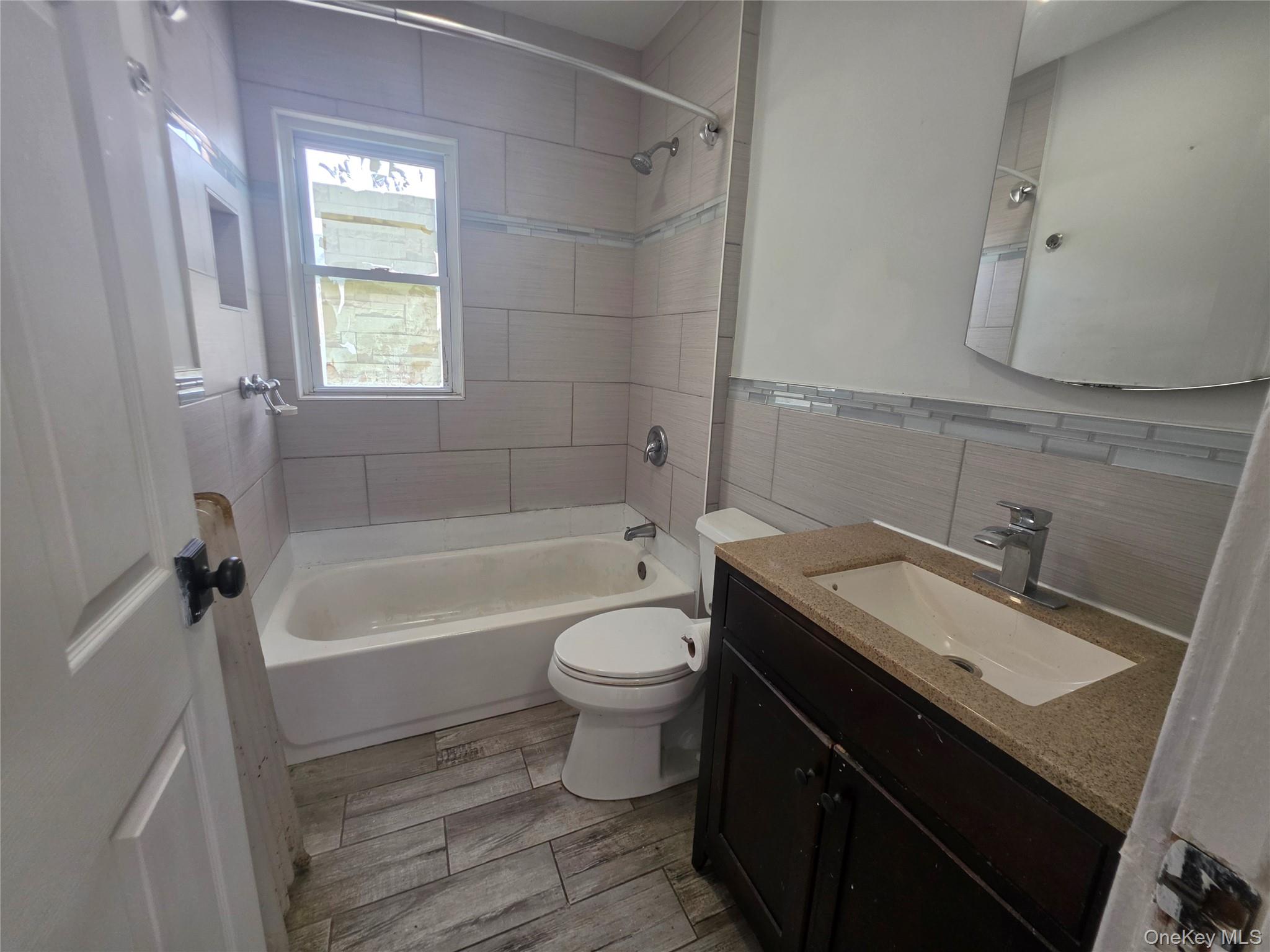 81 Waring Place Unit: Unit #2