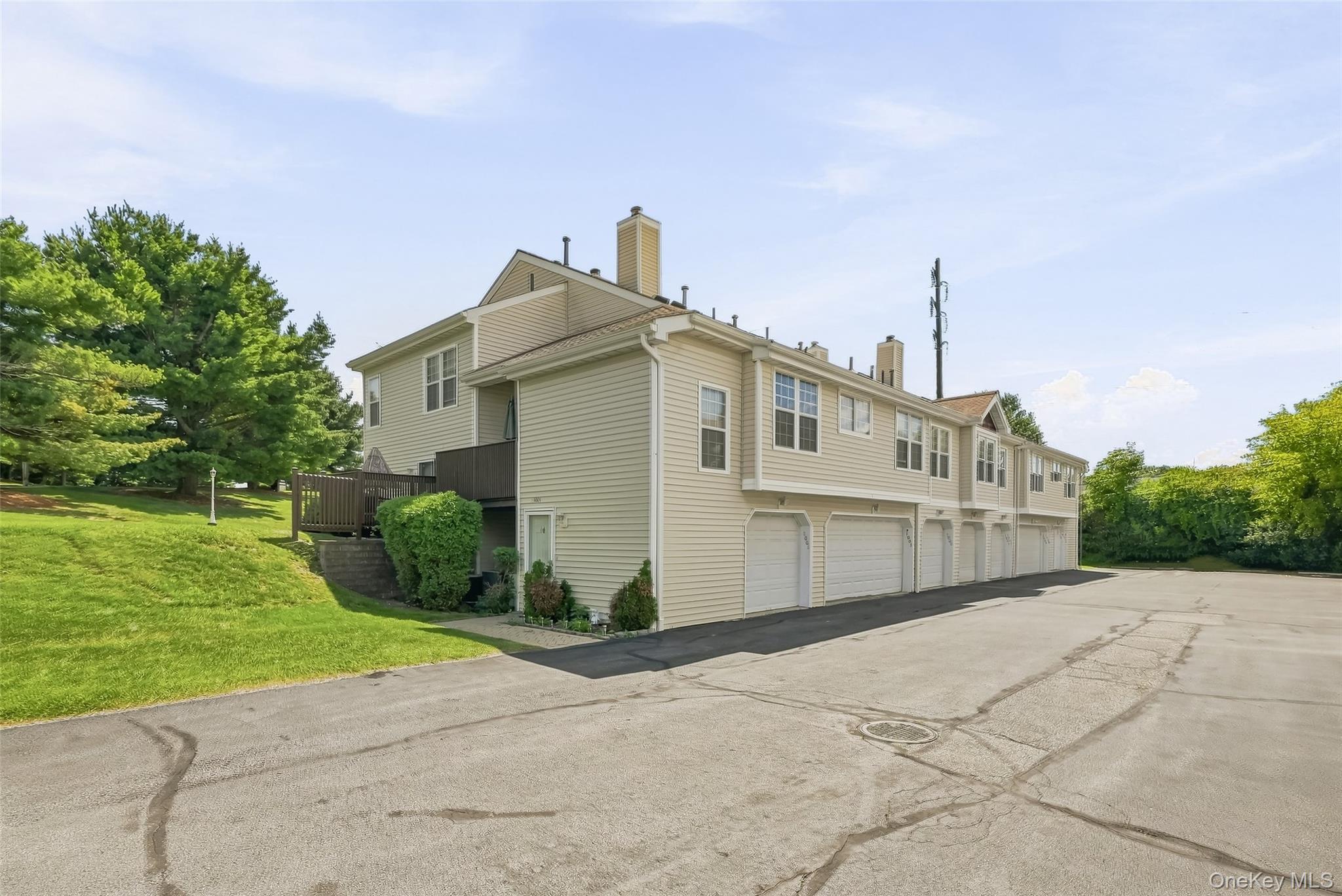 1005 Whispering Hills