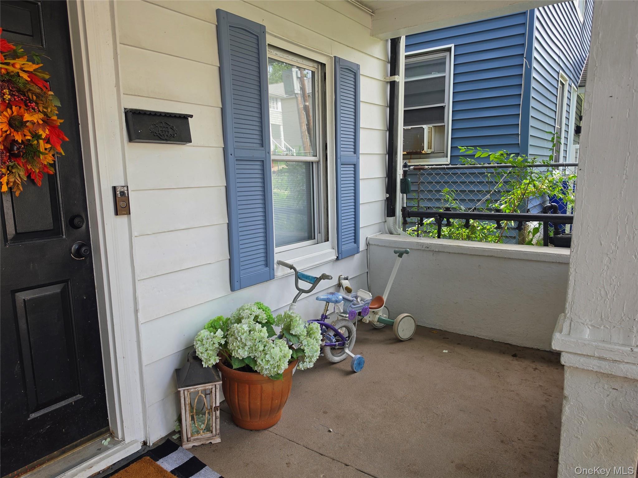 33 E Catherine Street