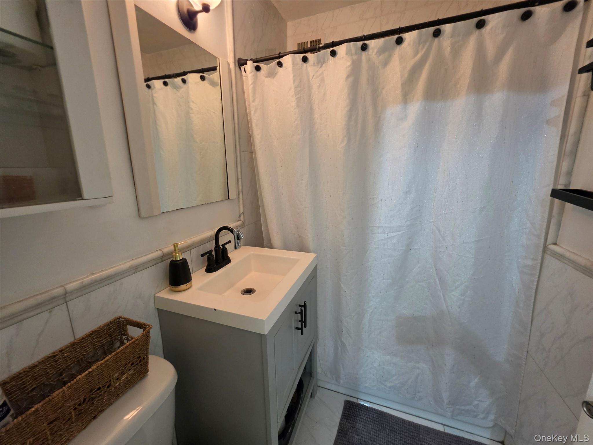 875 Morrison Avenue Unit: #1B