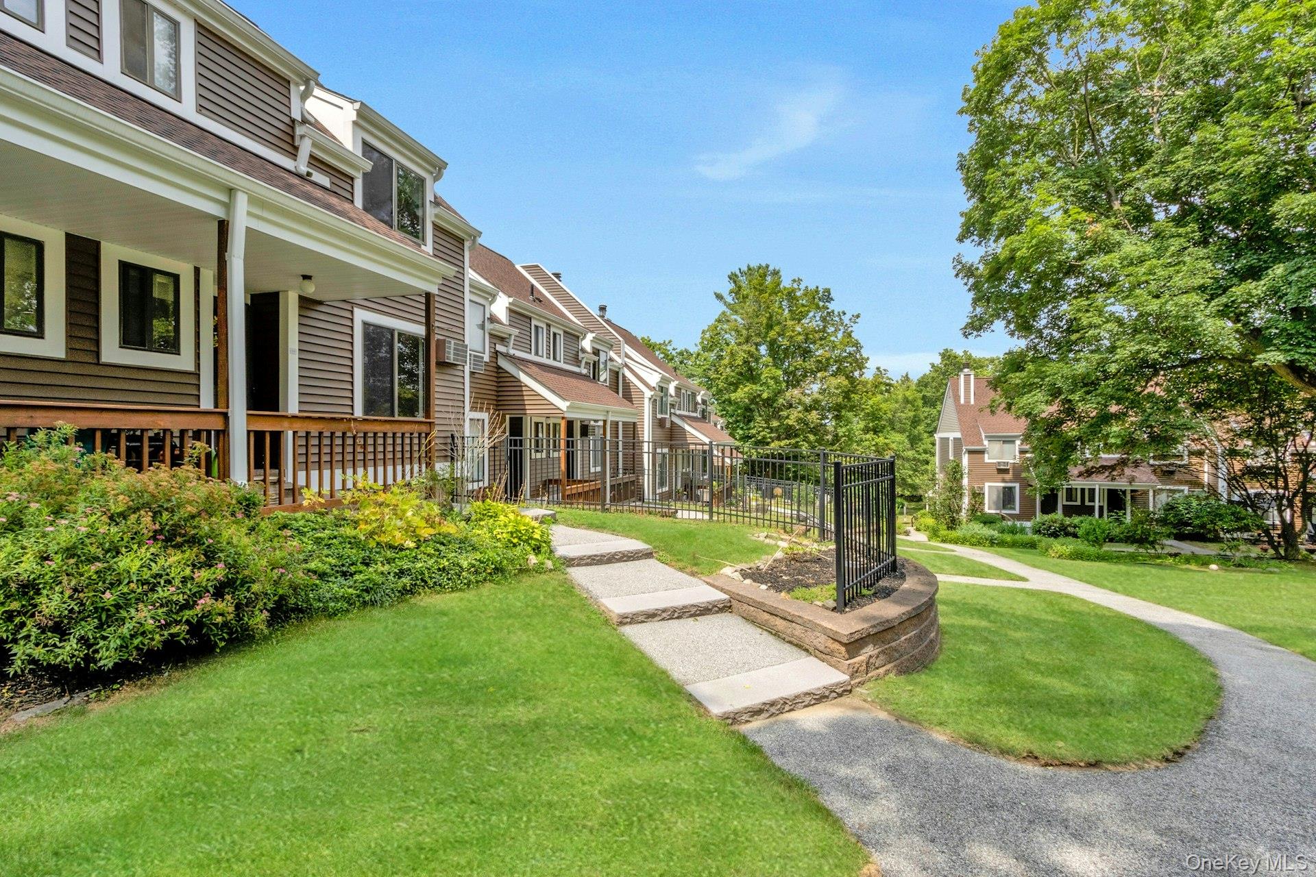 9 Heritage Drive Unit: B