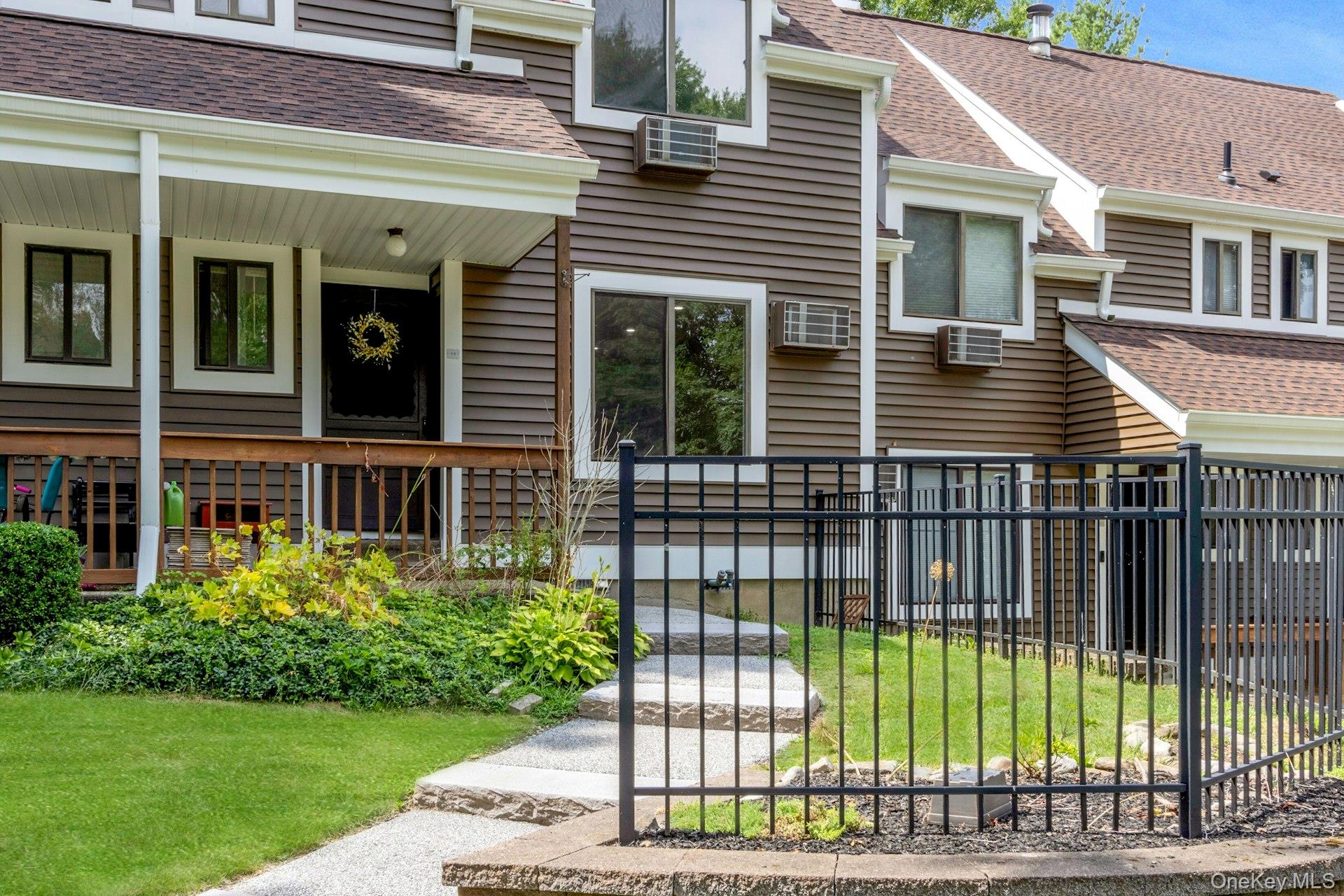 9 Heritage Drive Unit: B