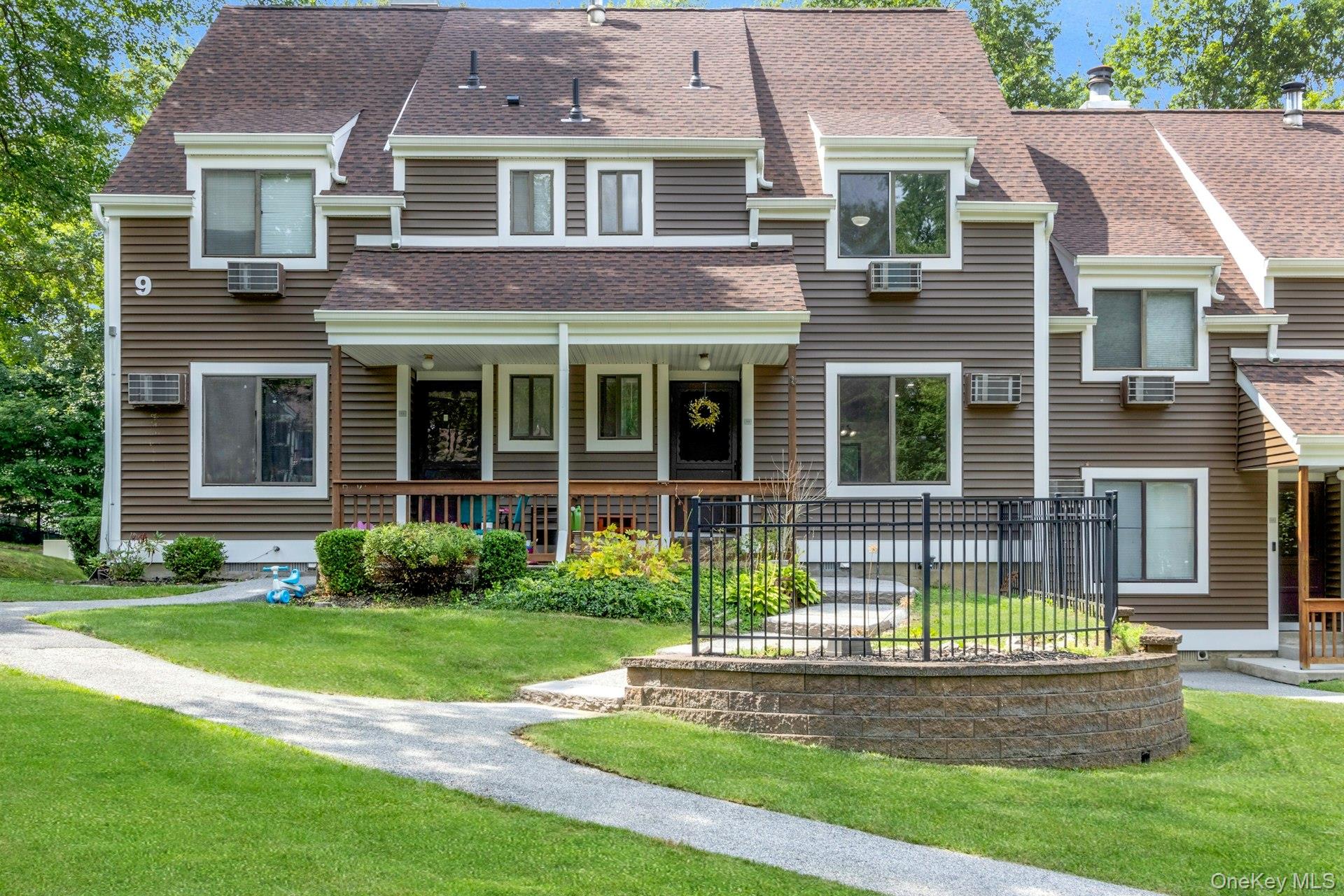 9 Heritage Drive Unit: B