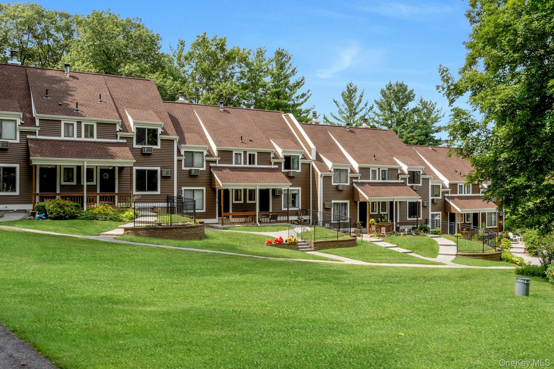 9 Heritage Drive Unit: B