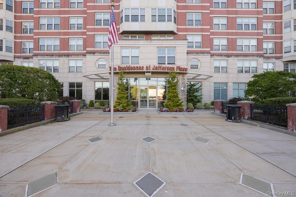 300 Mamaroneck Avenue Unit: 402