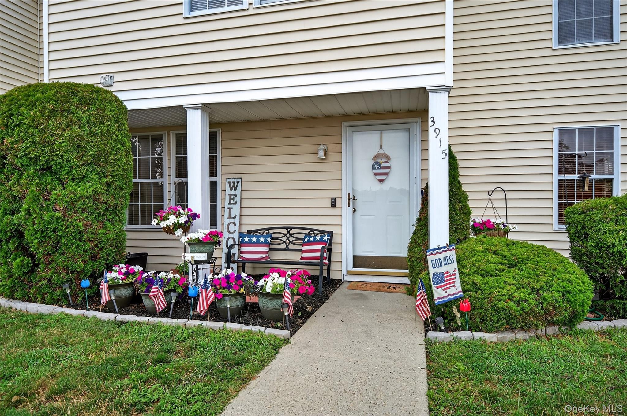 3915 Whispering Hills