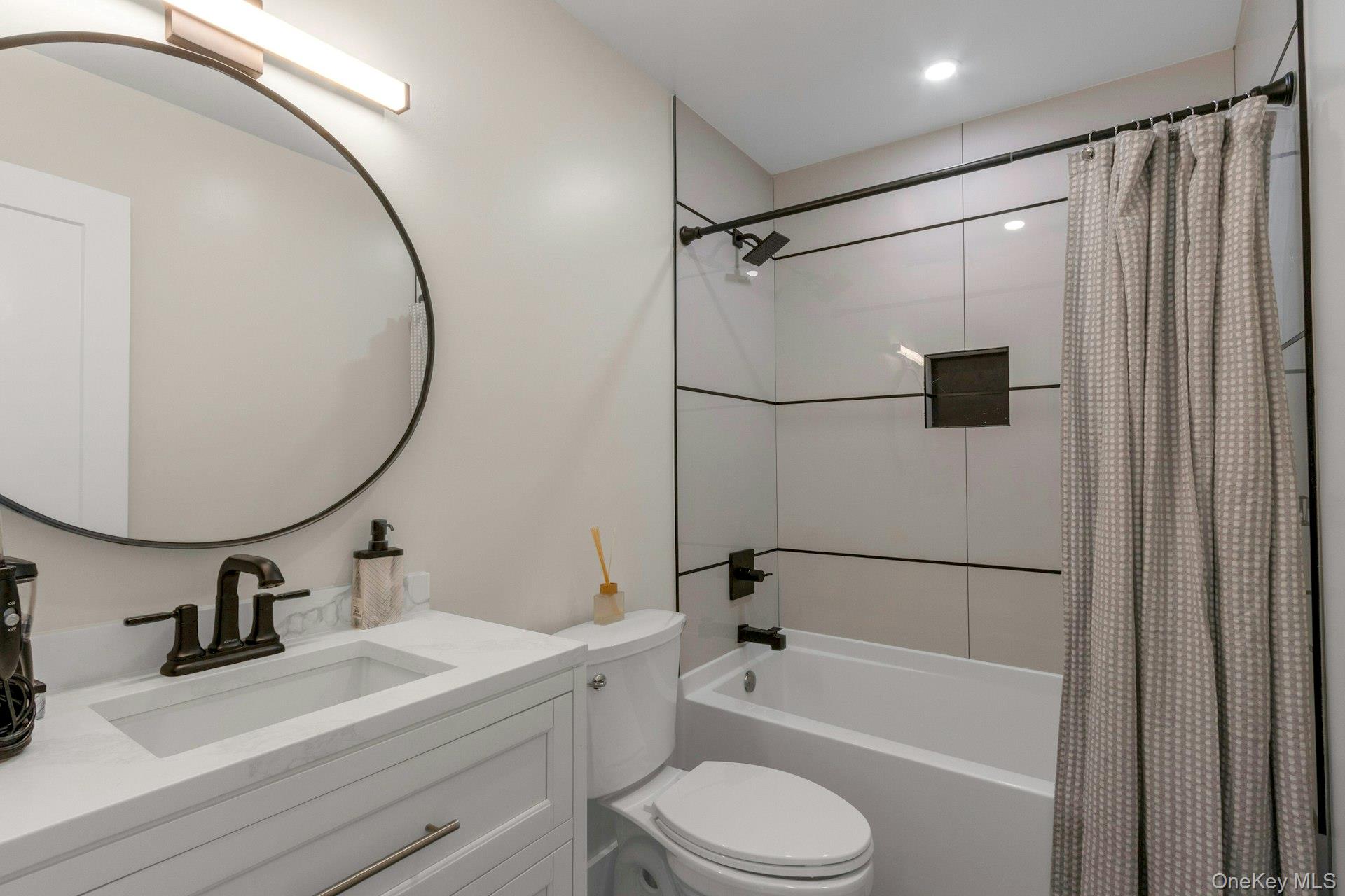 2915 Whispering Hills