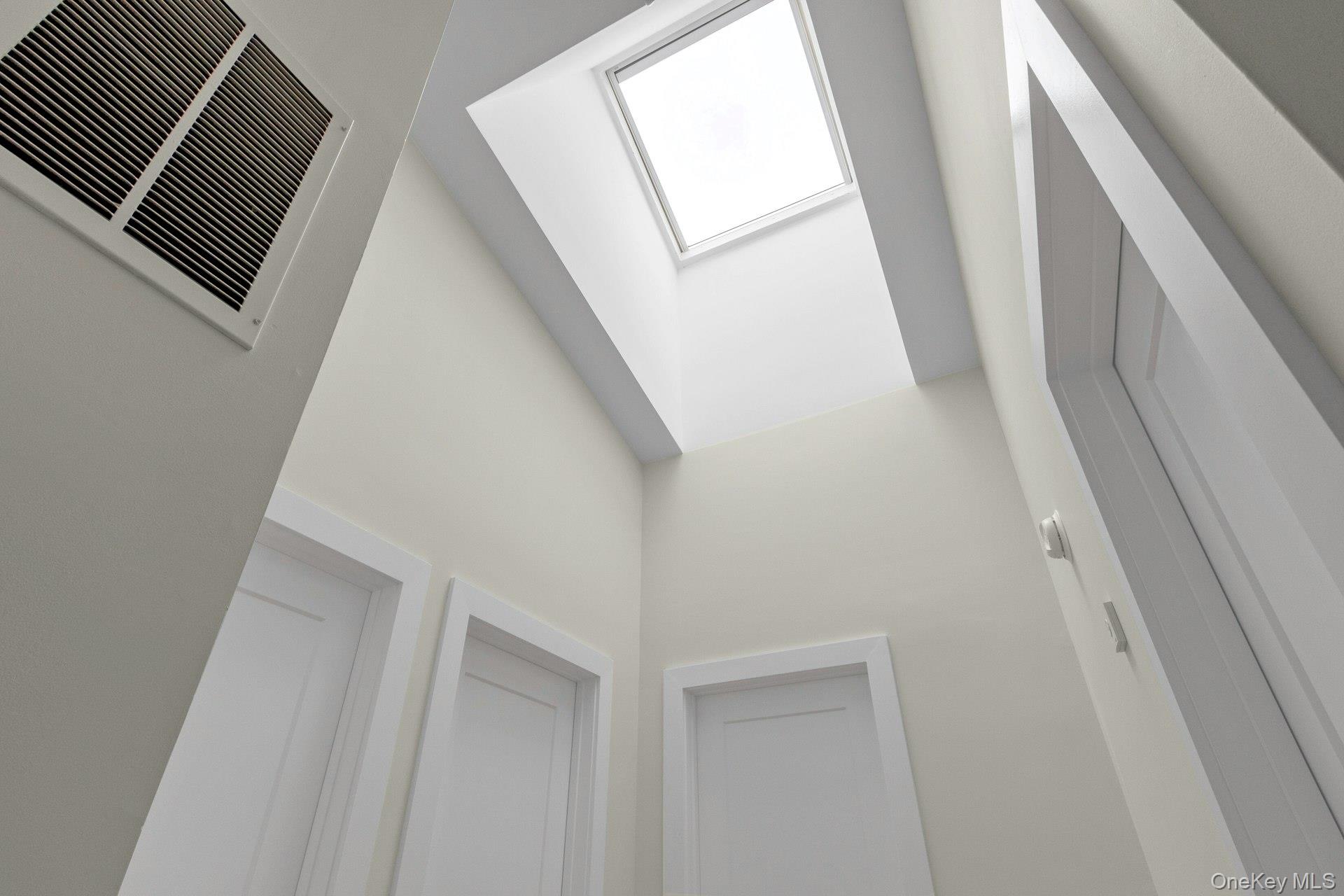 2915 Whispering Hills