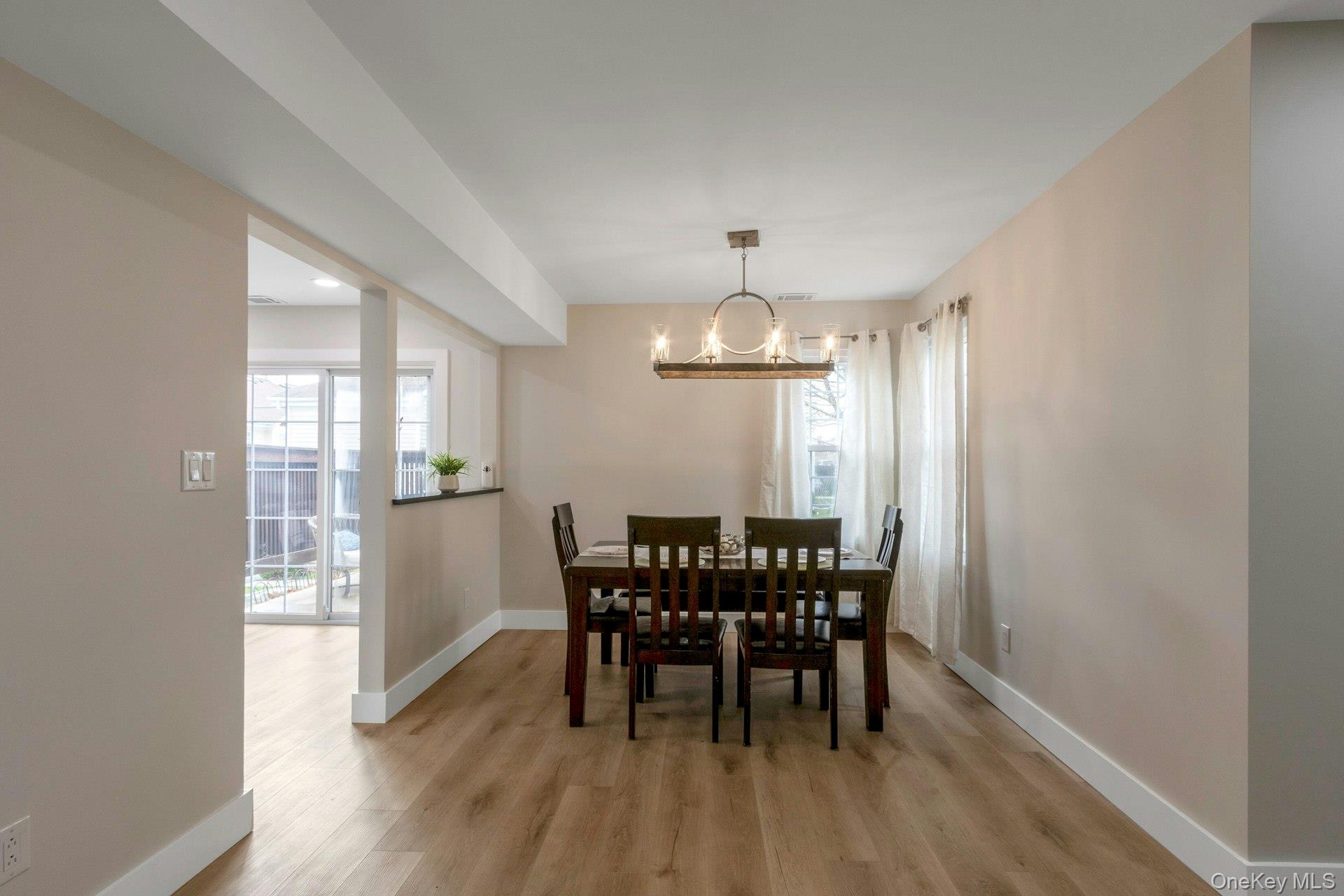 2915 Whispering Hills