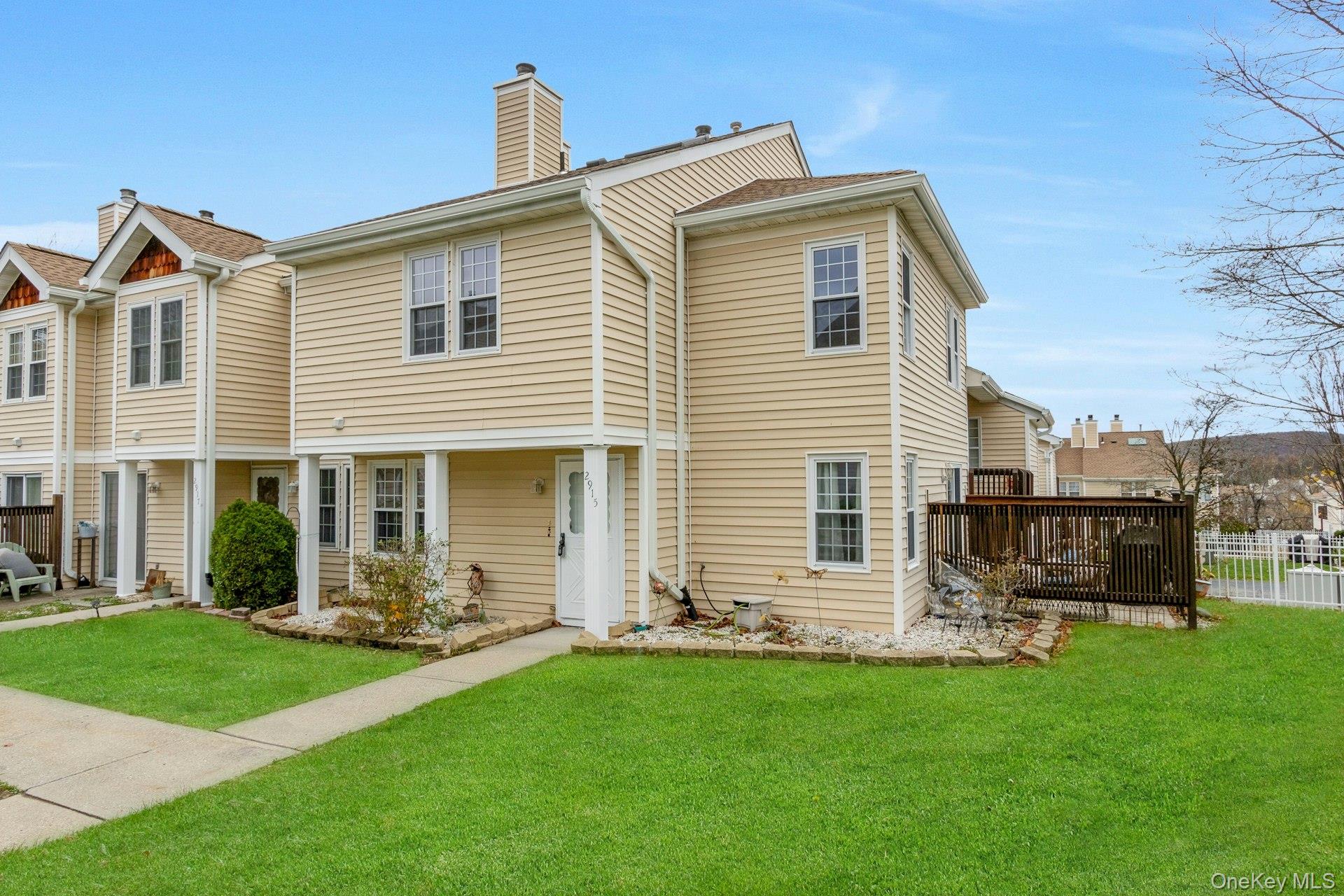 2915 Whispering Hills