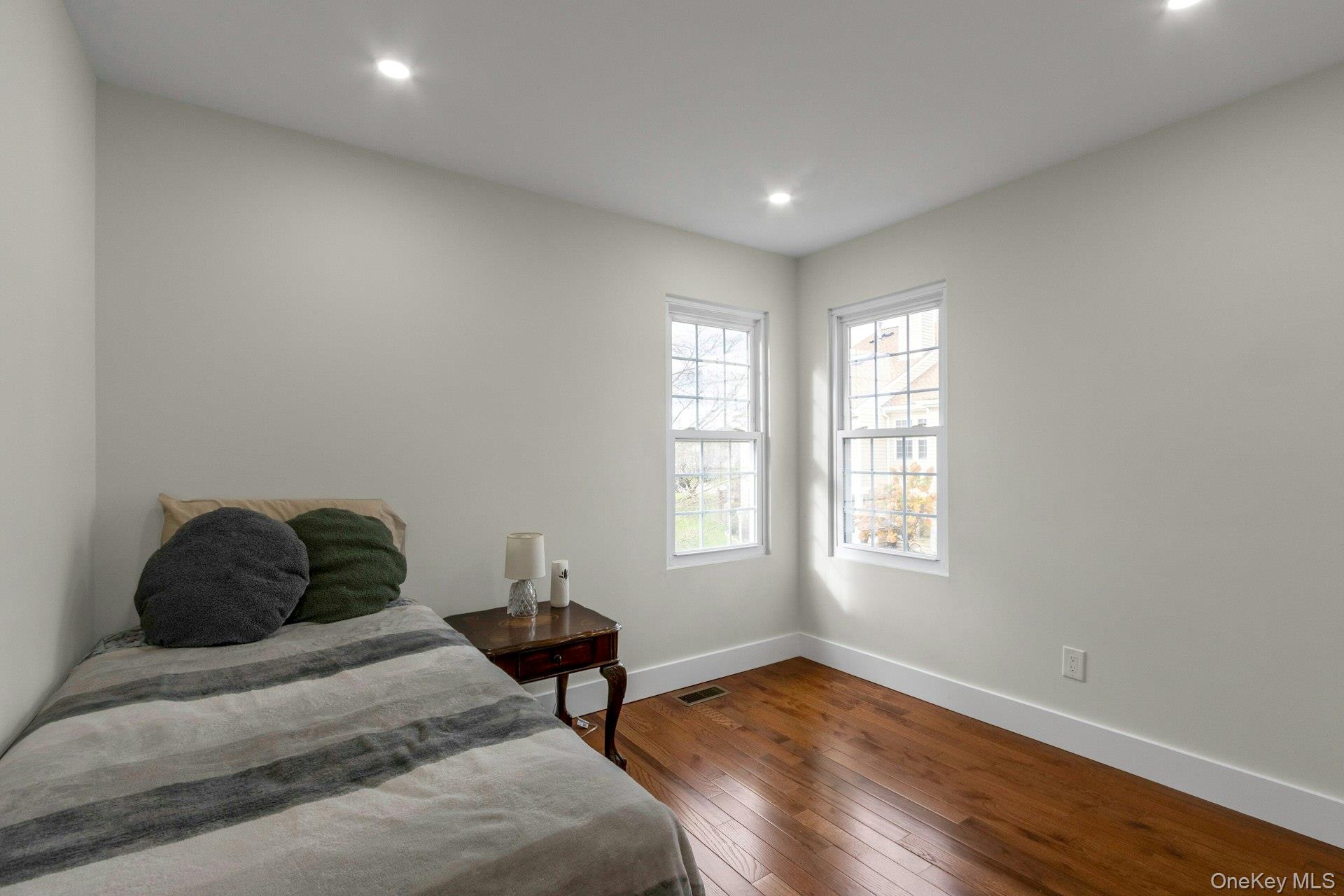 2915 Whispering Hills