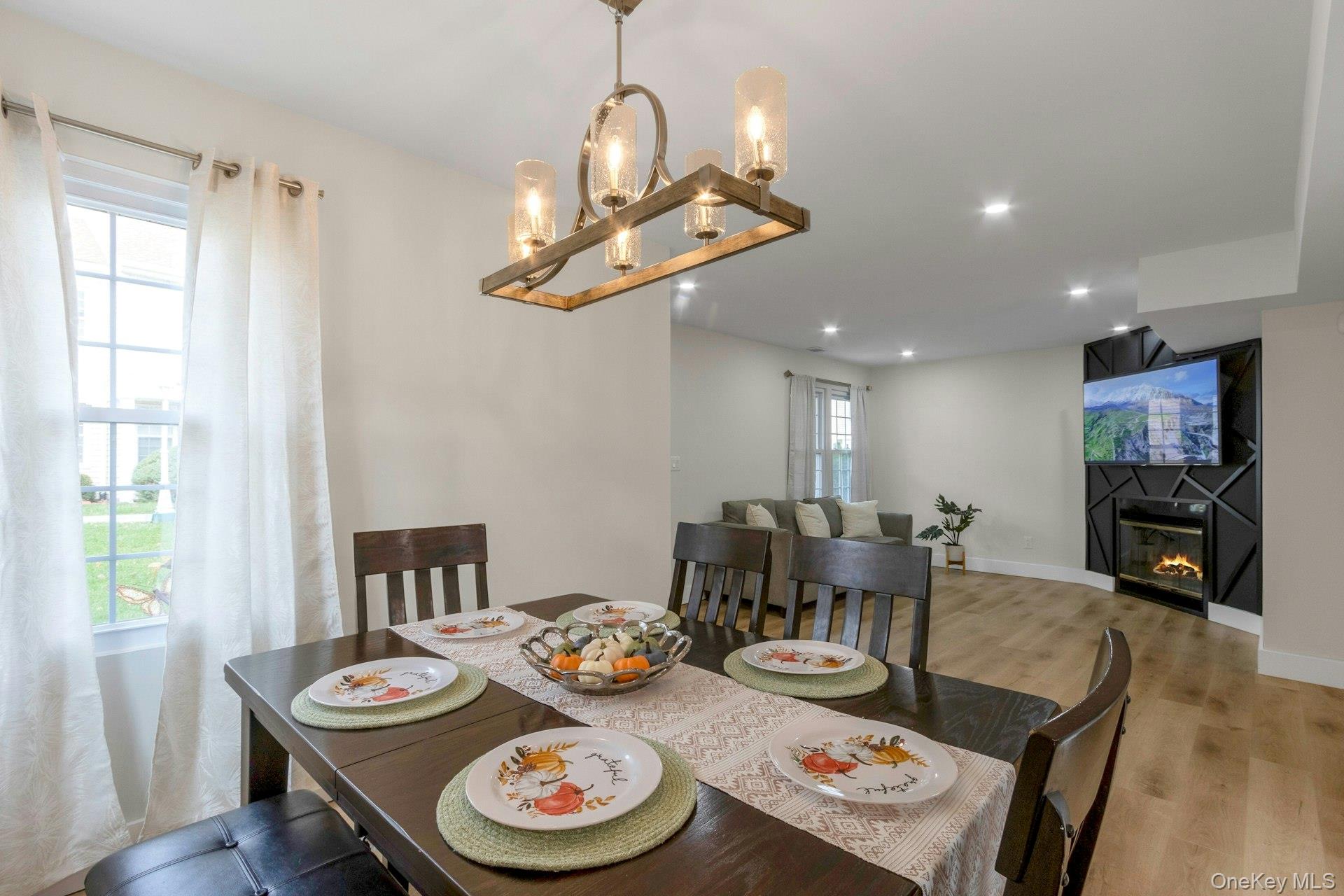 2915 Whispering Hills