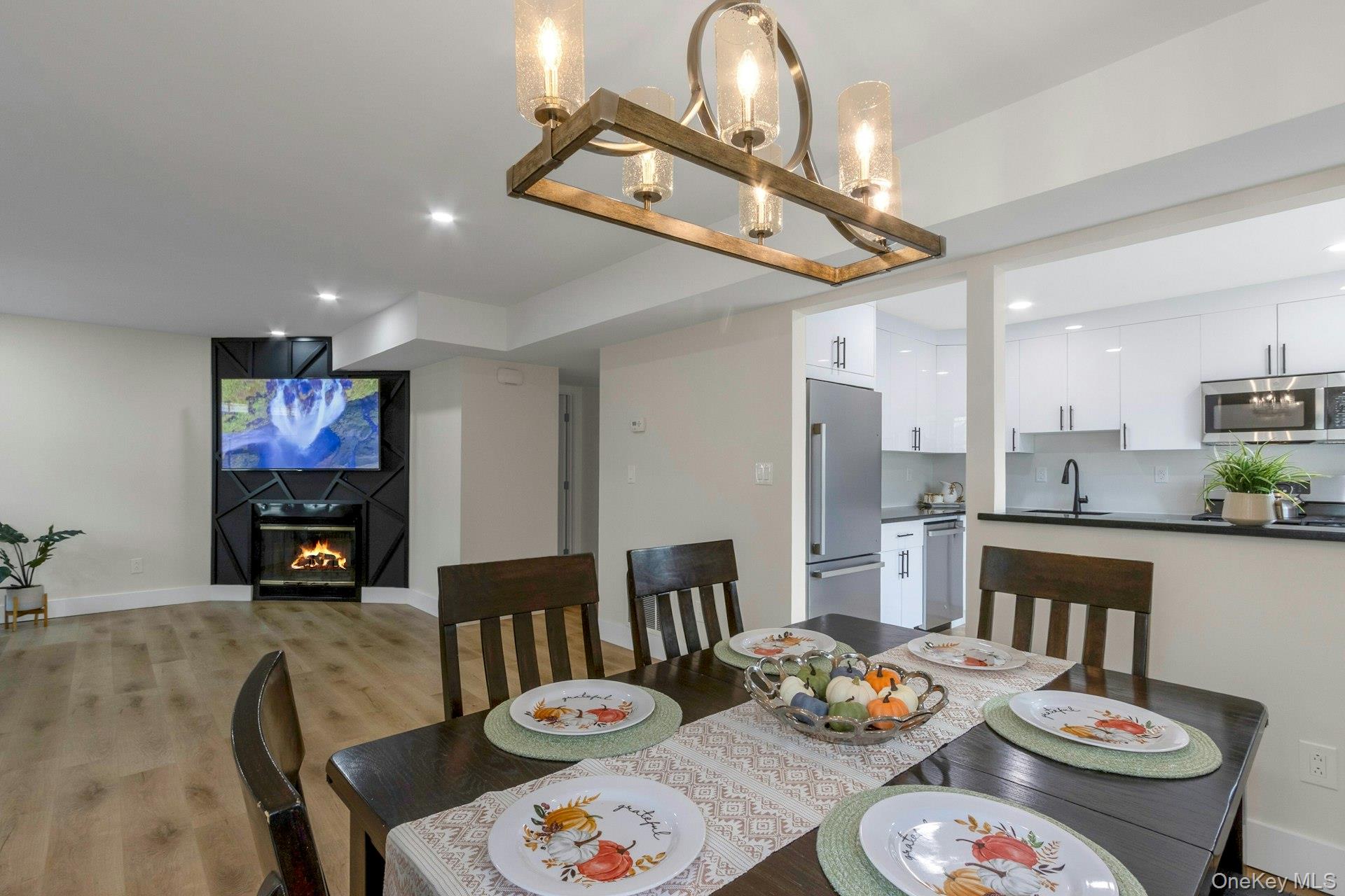 2915 Whispering Hills