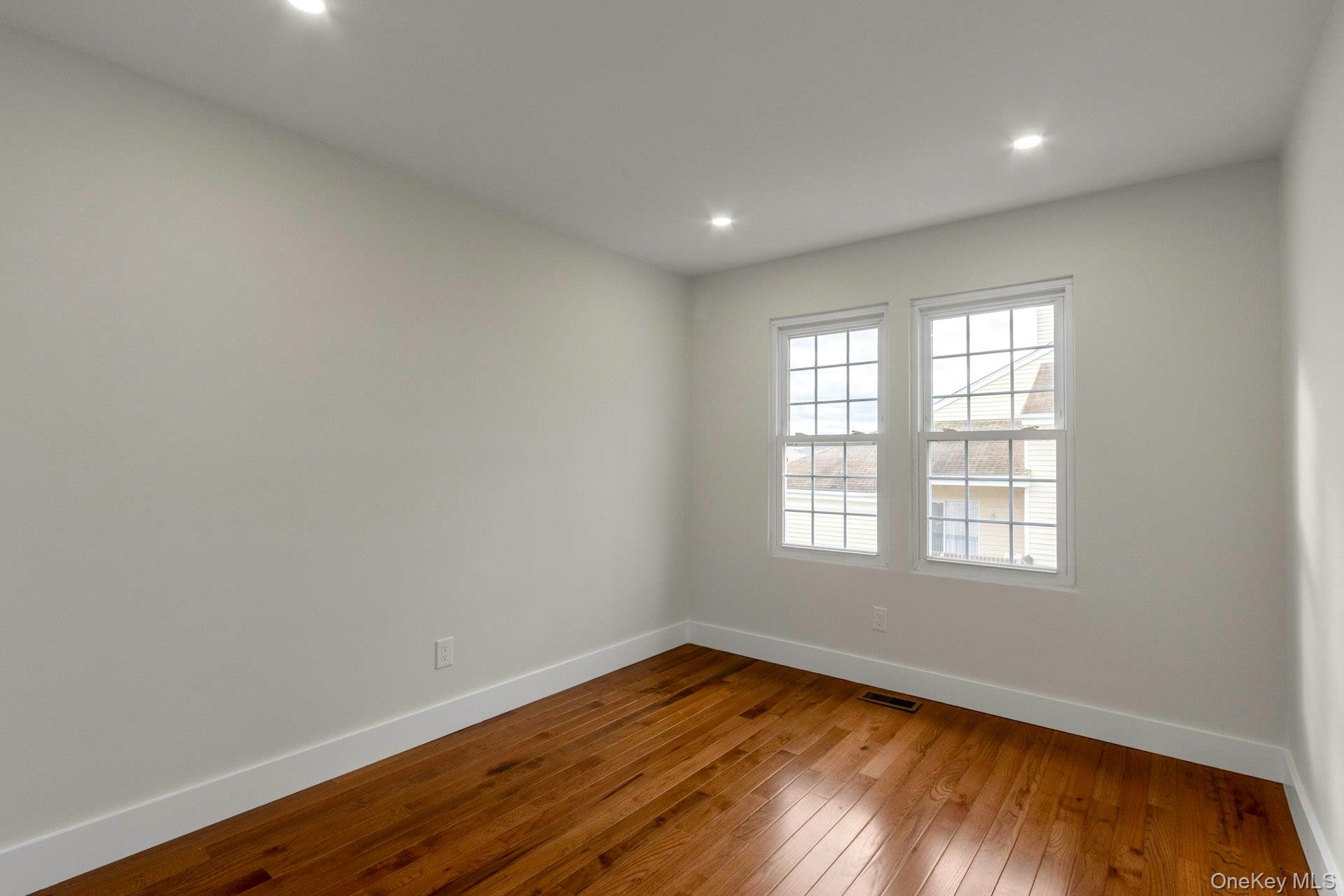 2915 Whispering Hills