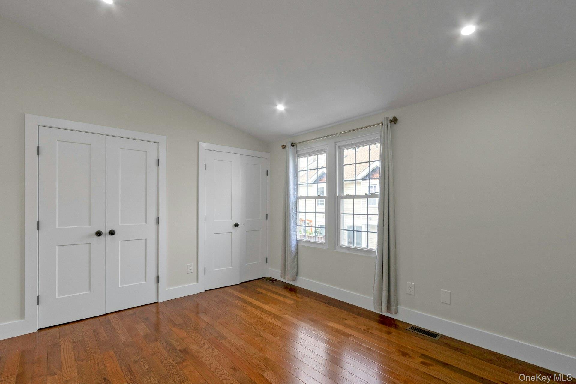 2915 Whispering Hills