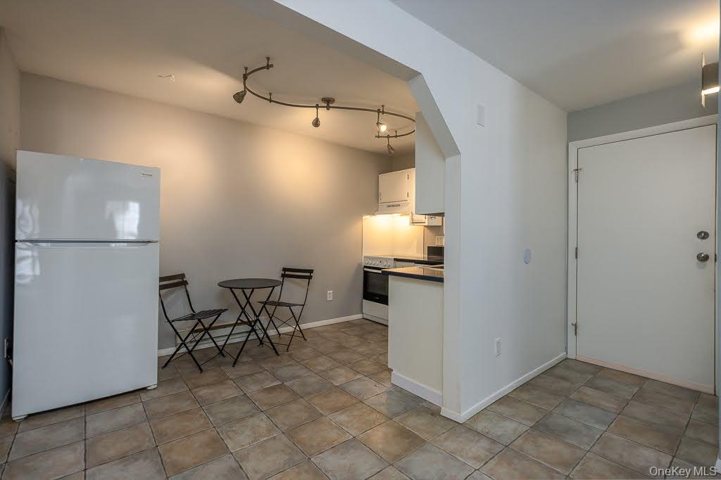 219 Fox Run Lane Unit: 2C