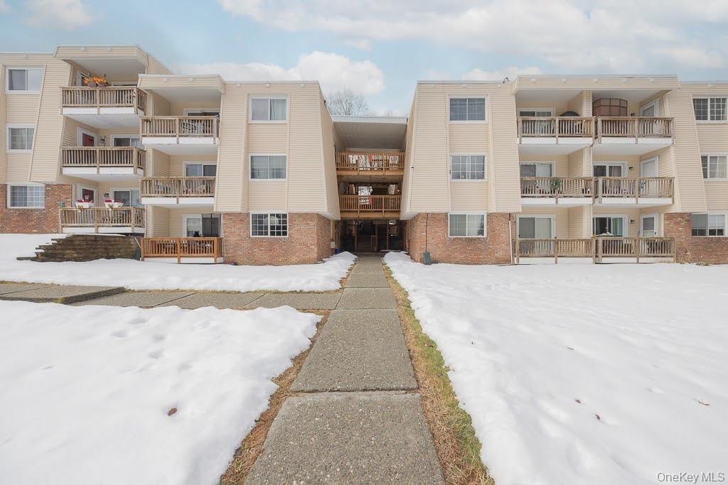 219 Fox Run Lane Unit: 2C