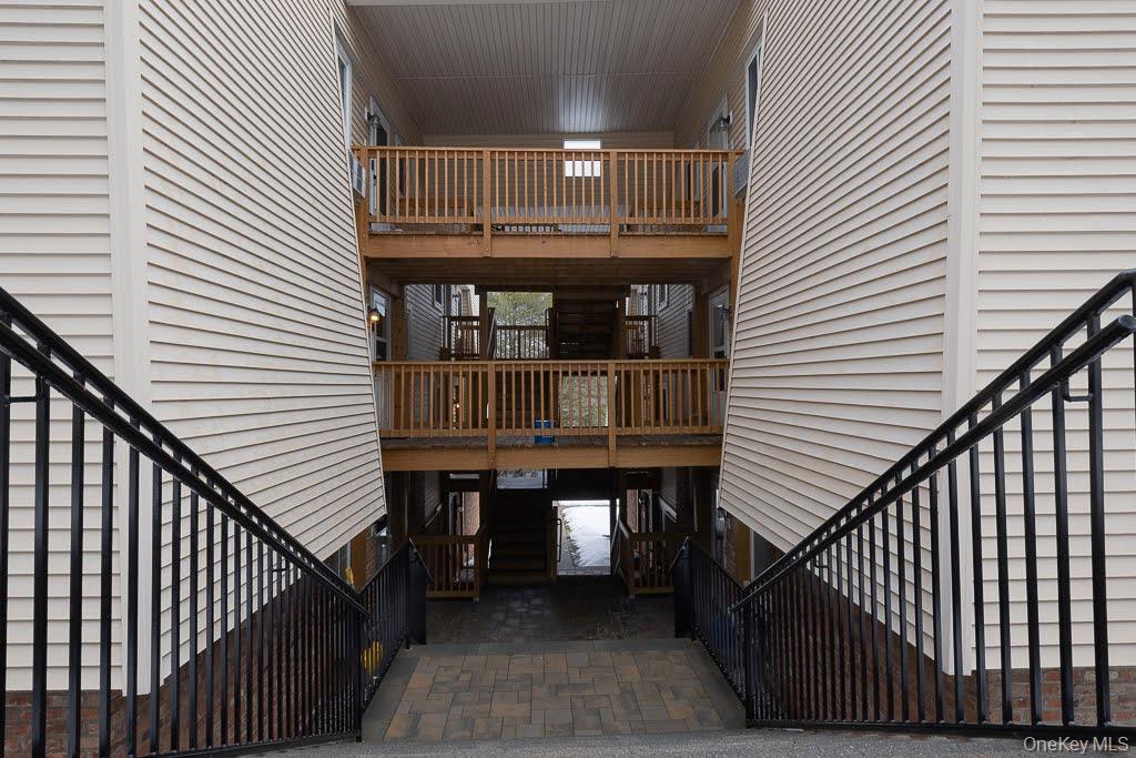 219 Fox Run Lane Unit: 2C