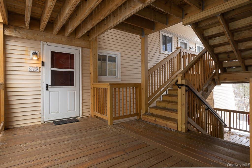 219 Fox Run Lane Unit: 2C