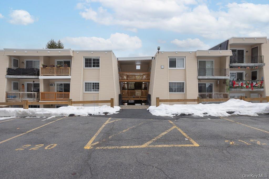 219 Fox Run Lane Unit: 2C