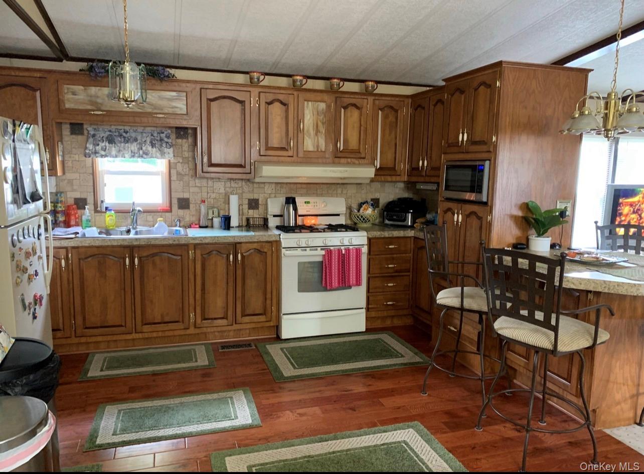 214 West Mountainview MHP