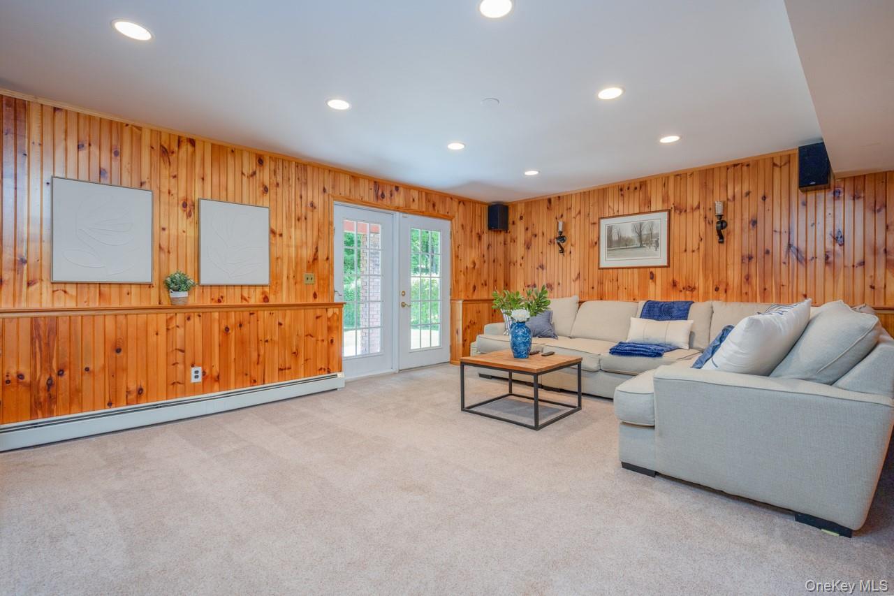 6 Lighthouse Court