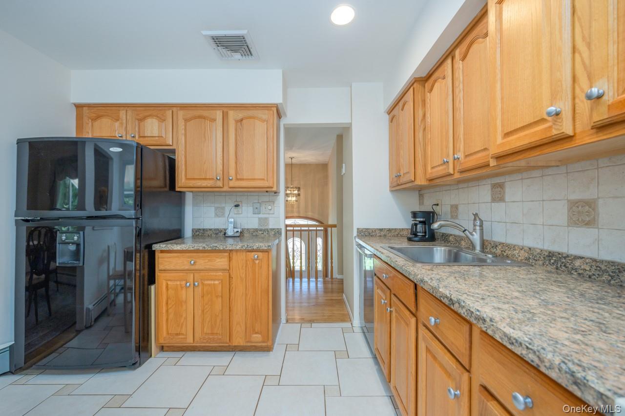 6 Lighthouse Court