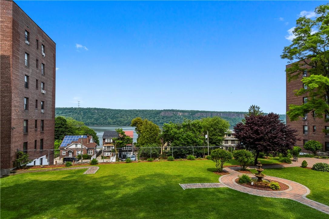 678 Warburton Avenue Unit: 4L