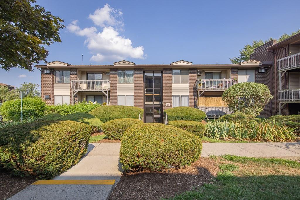 298 Country Club Lane