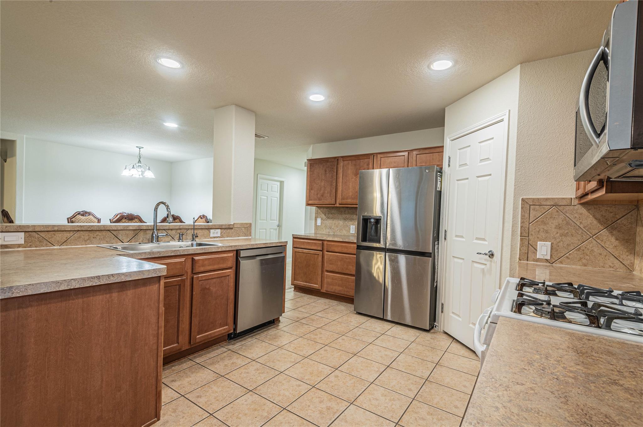 827 Honeysuckle Vine Drive