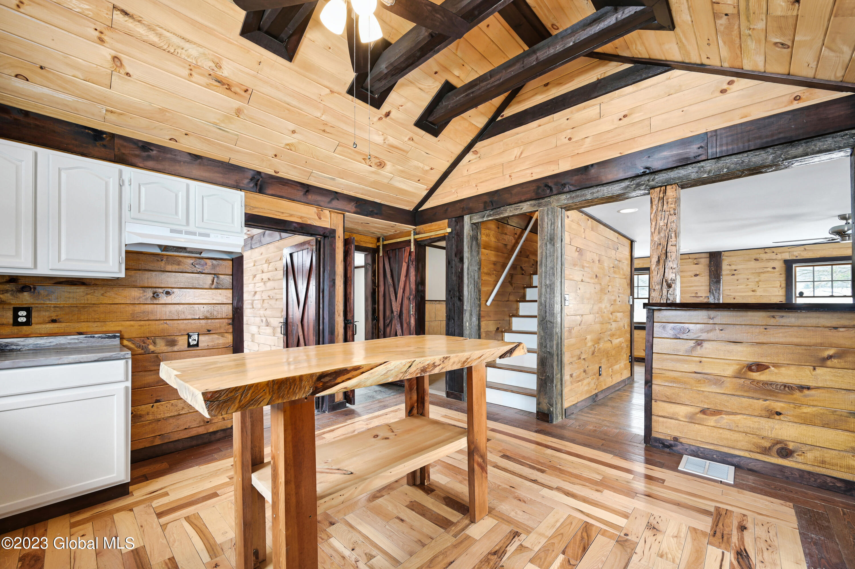 857 Kingdom Road