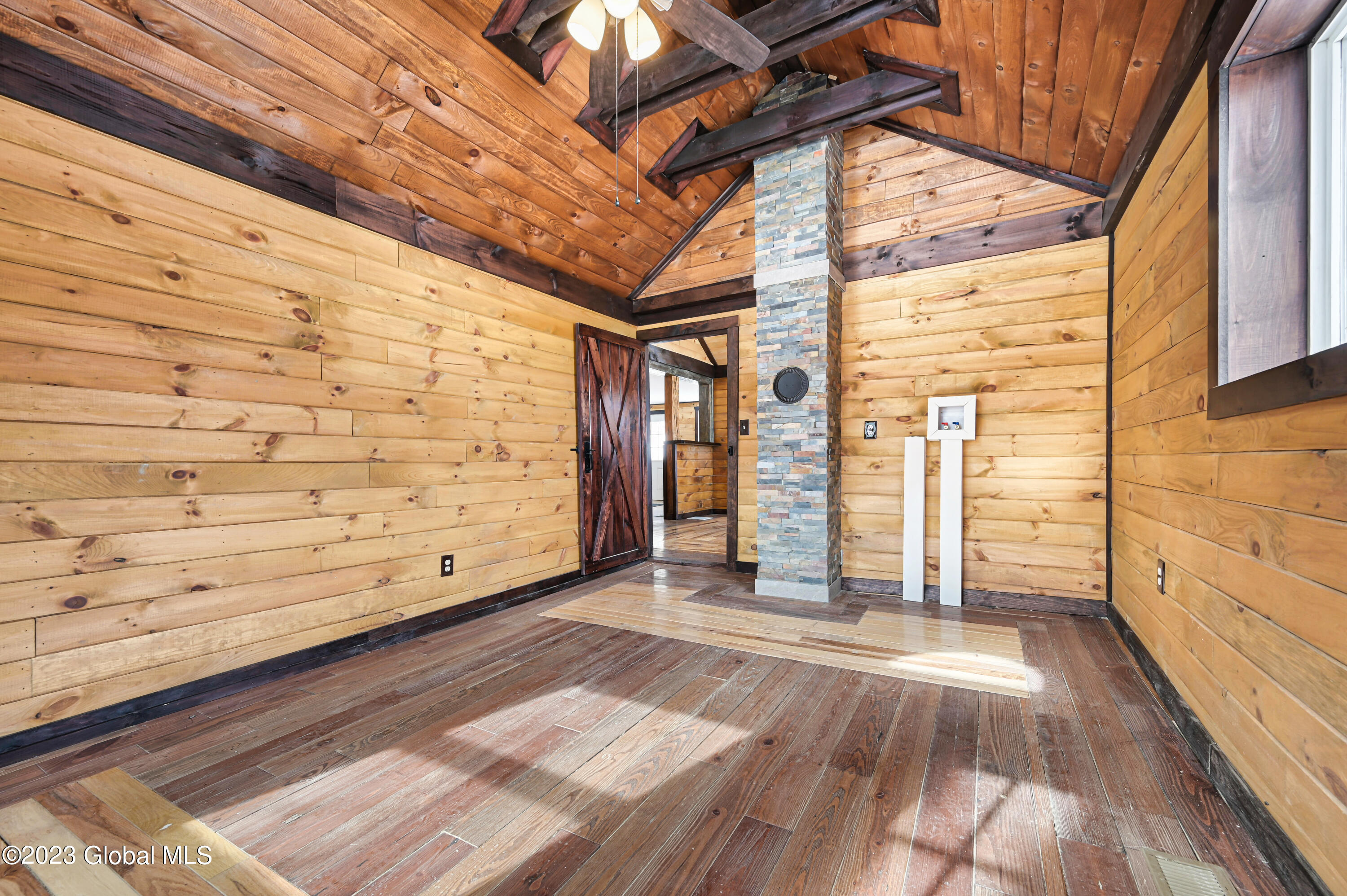 857 Kingdom Road