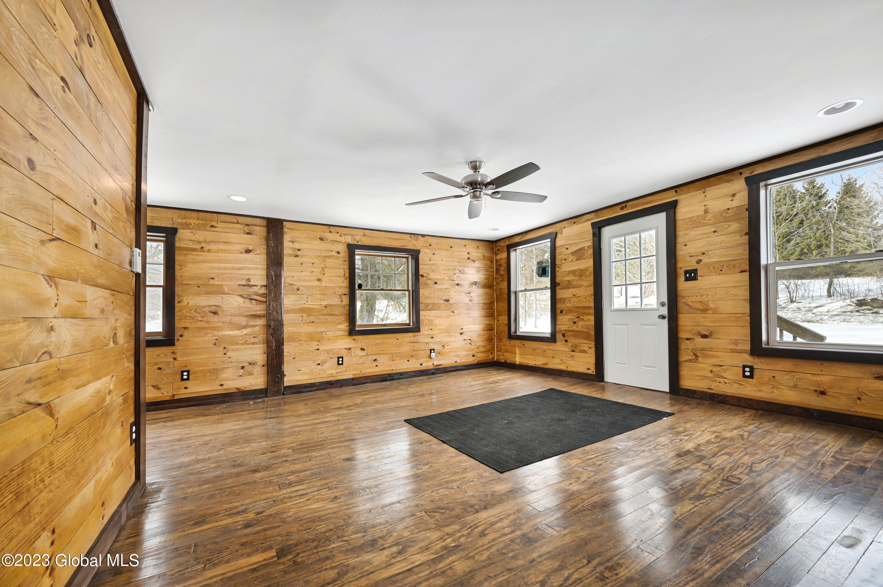 857 Kingdom Road