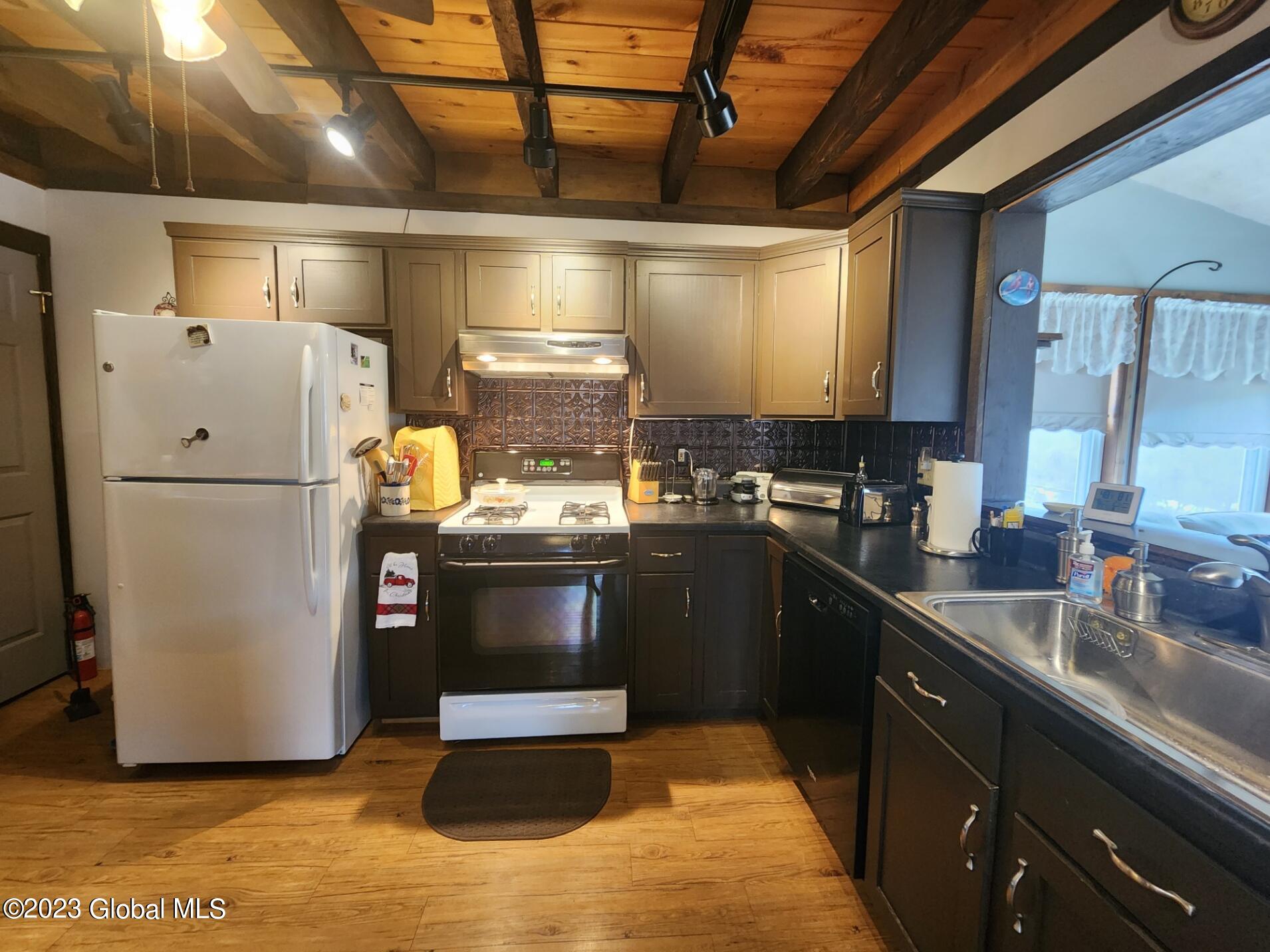 845 Brooker Hollow Road