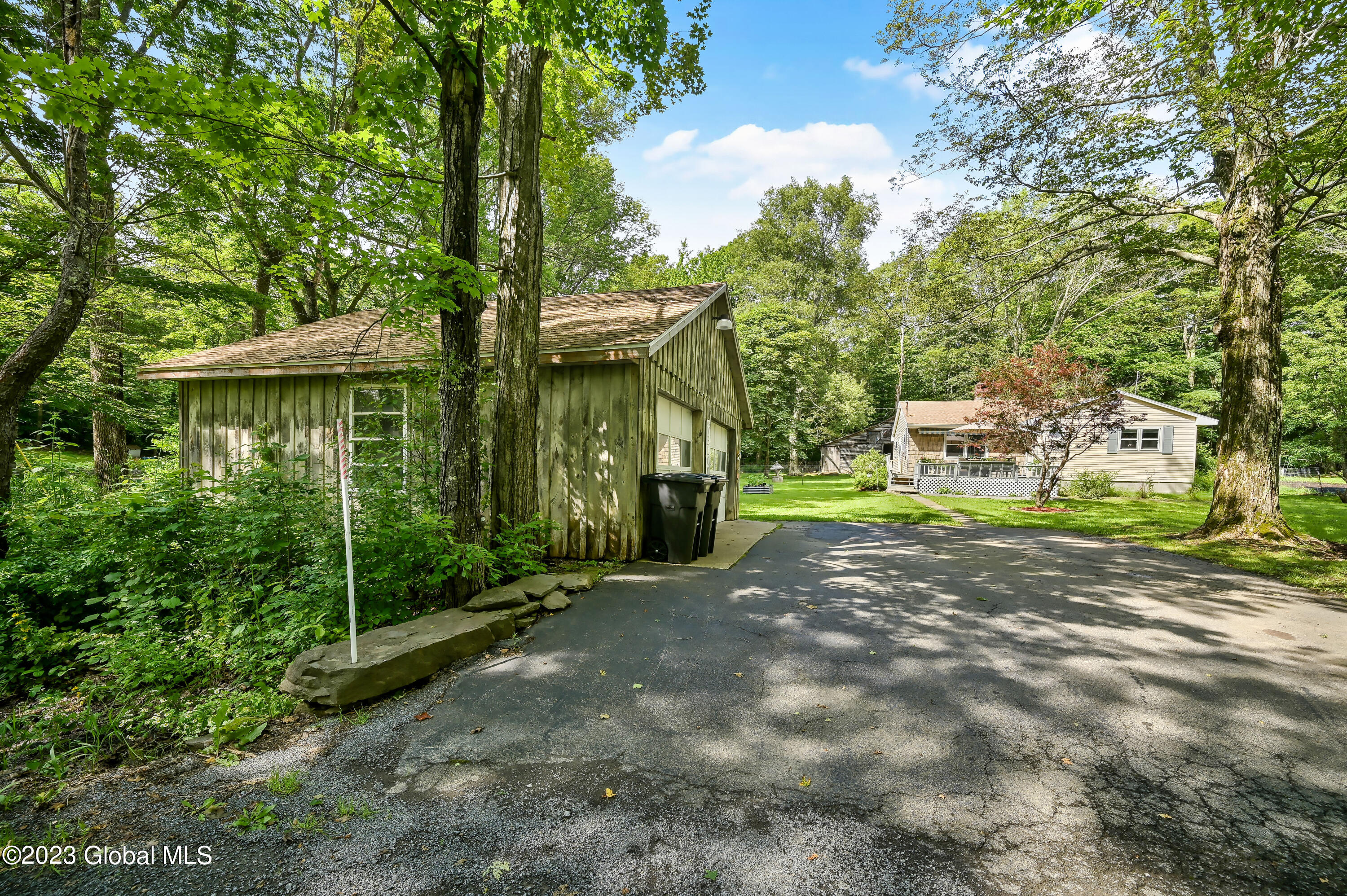 471 Eminence Road Road