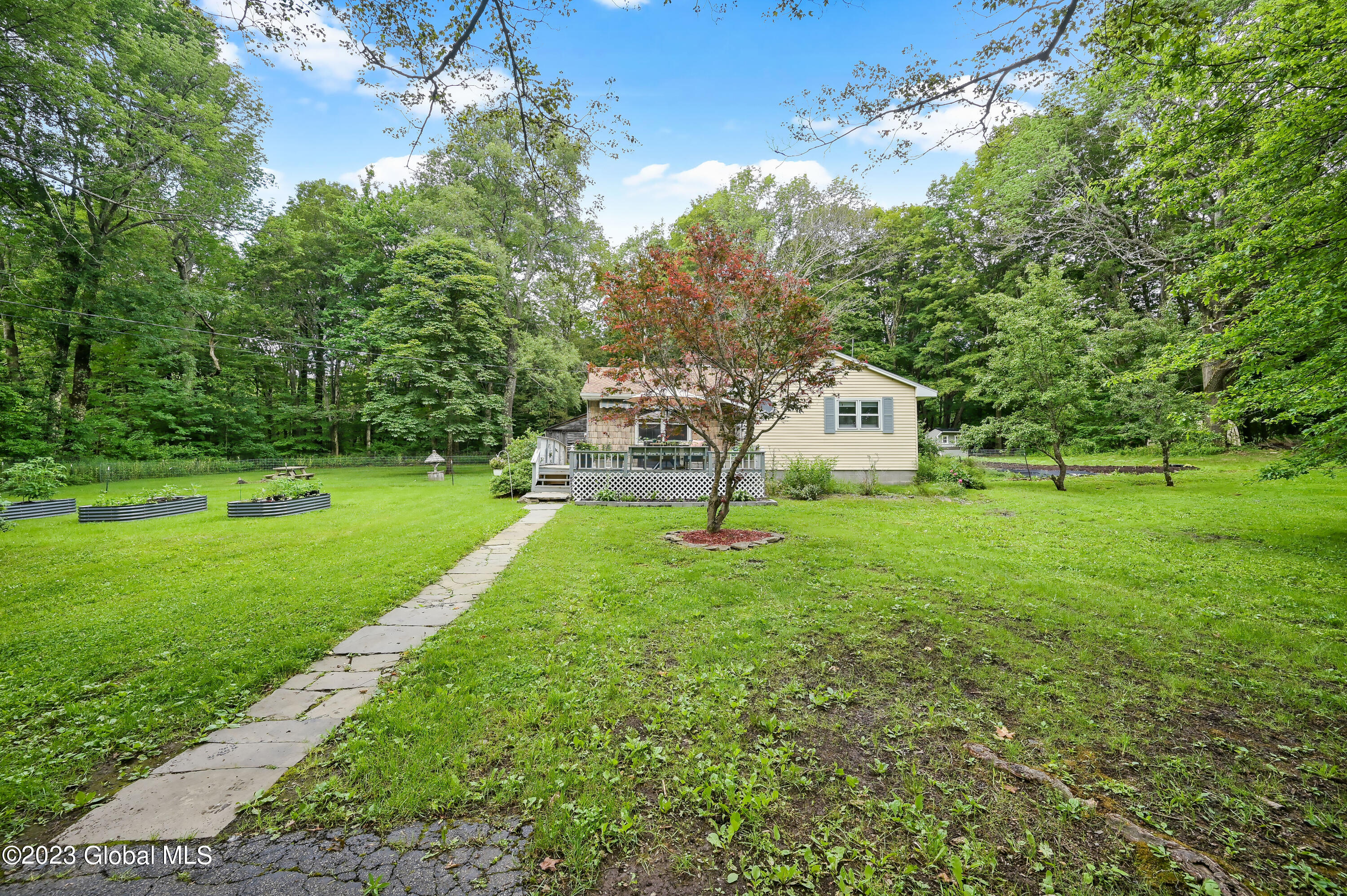 471 Eminence Road Road