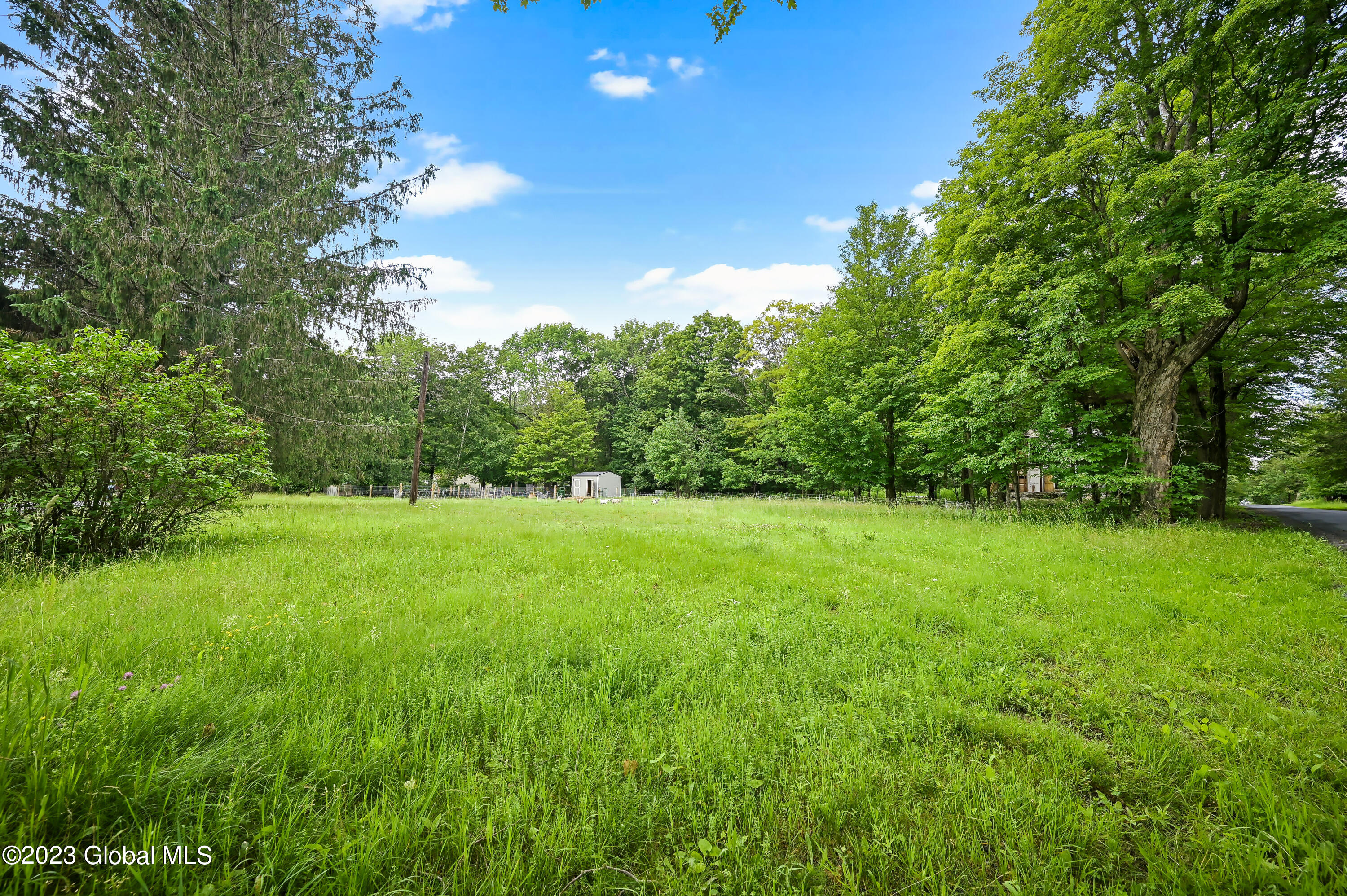 471 Eminence Road Road