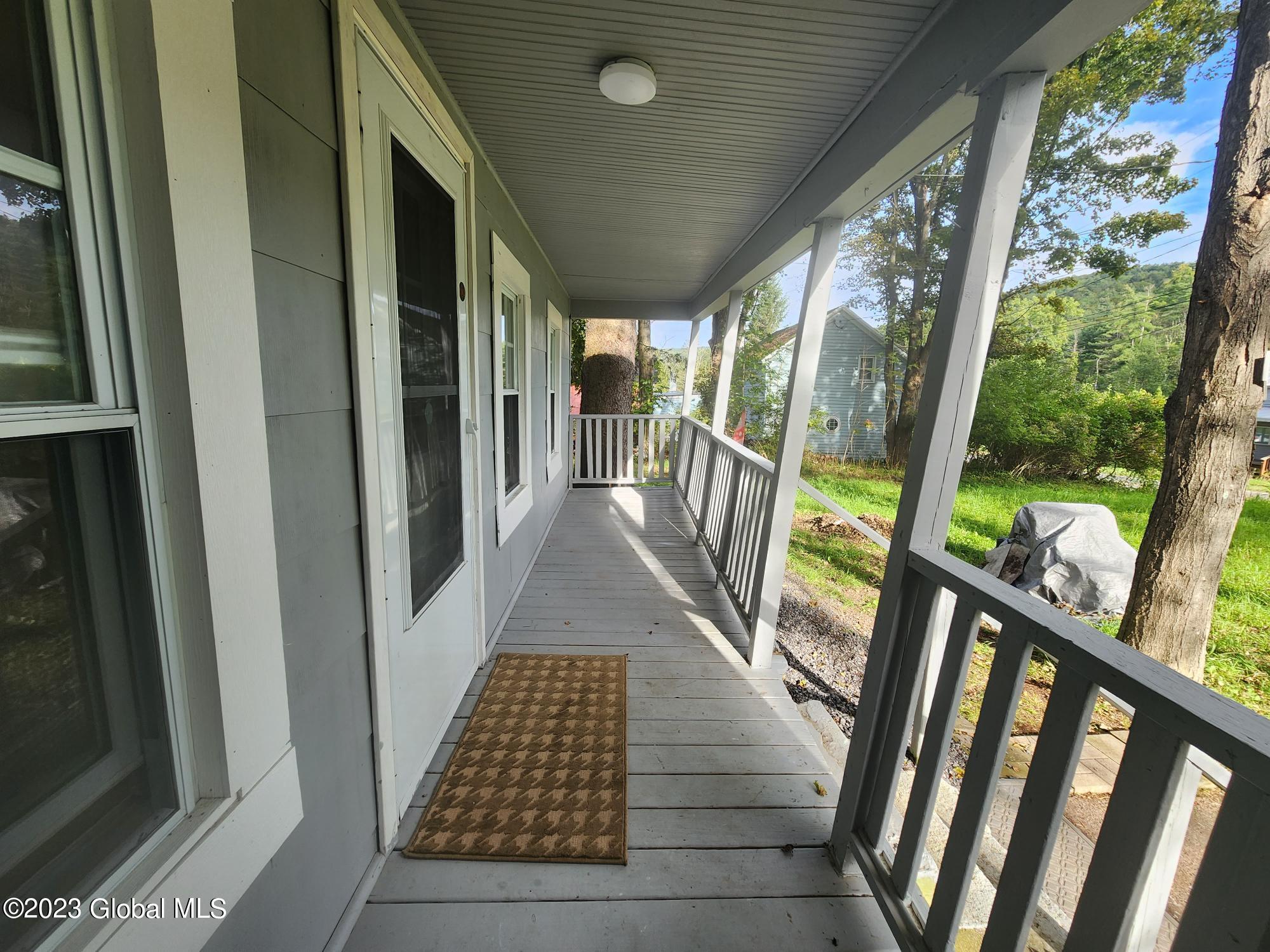 1452 Huntersland Road