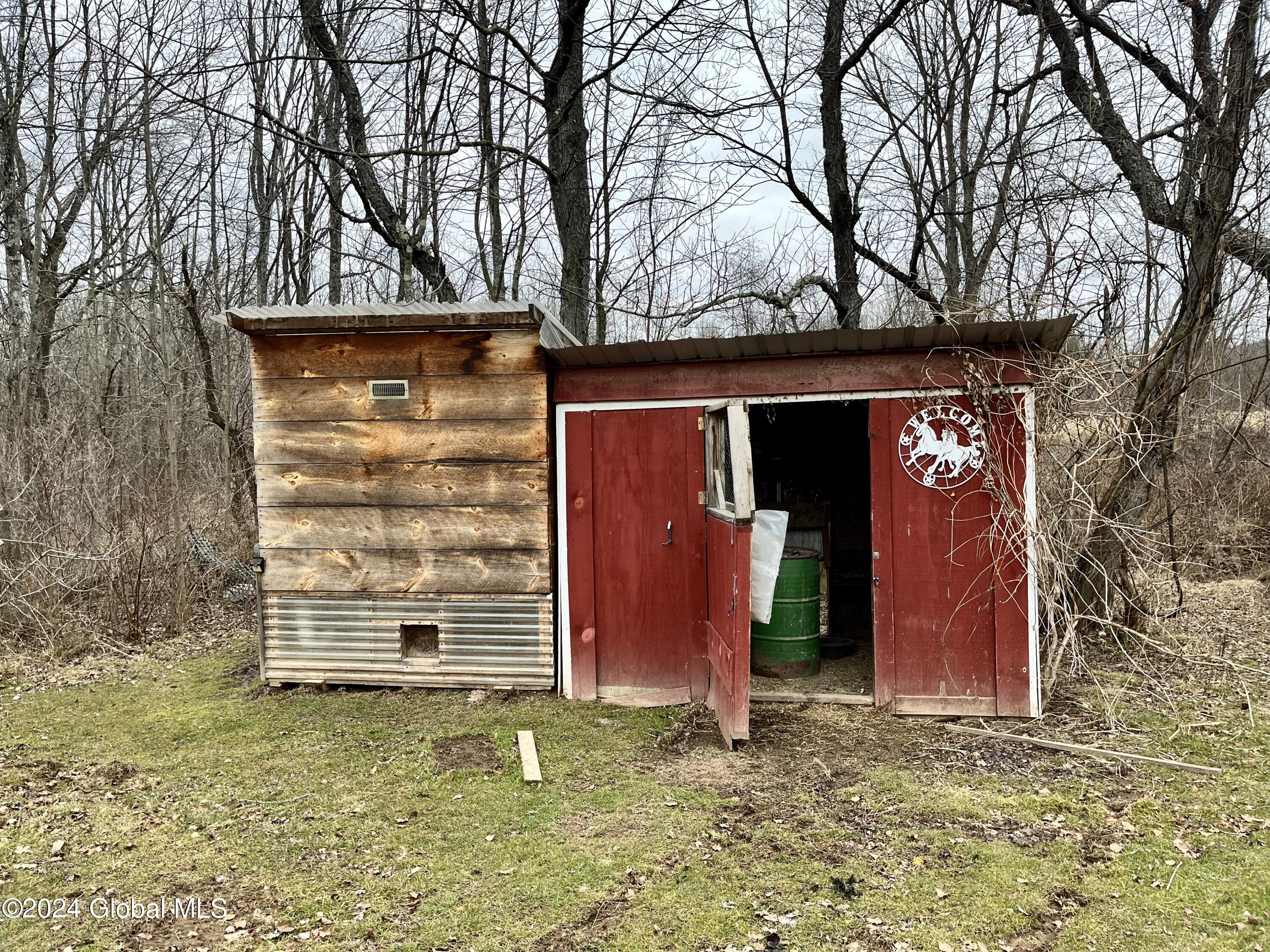 2560 Creek Road