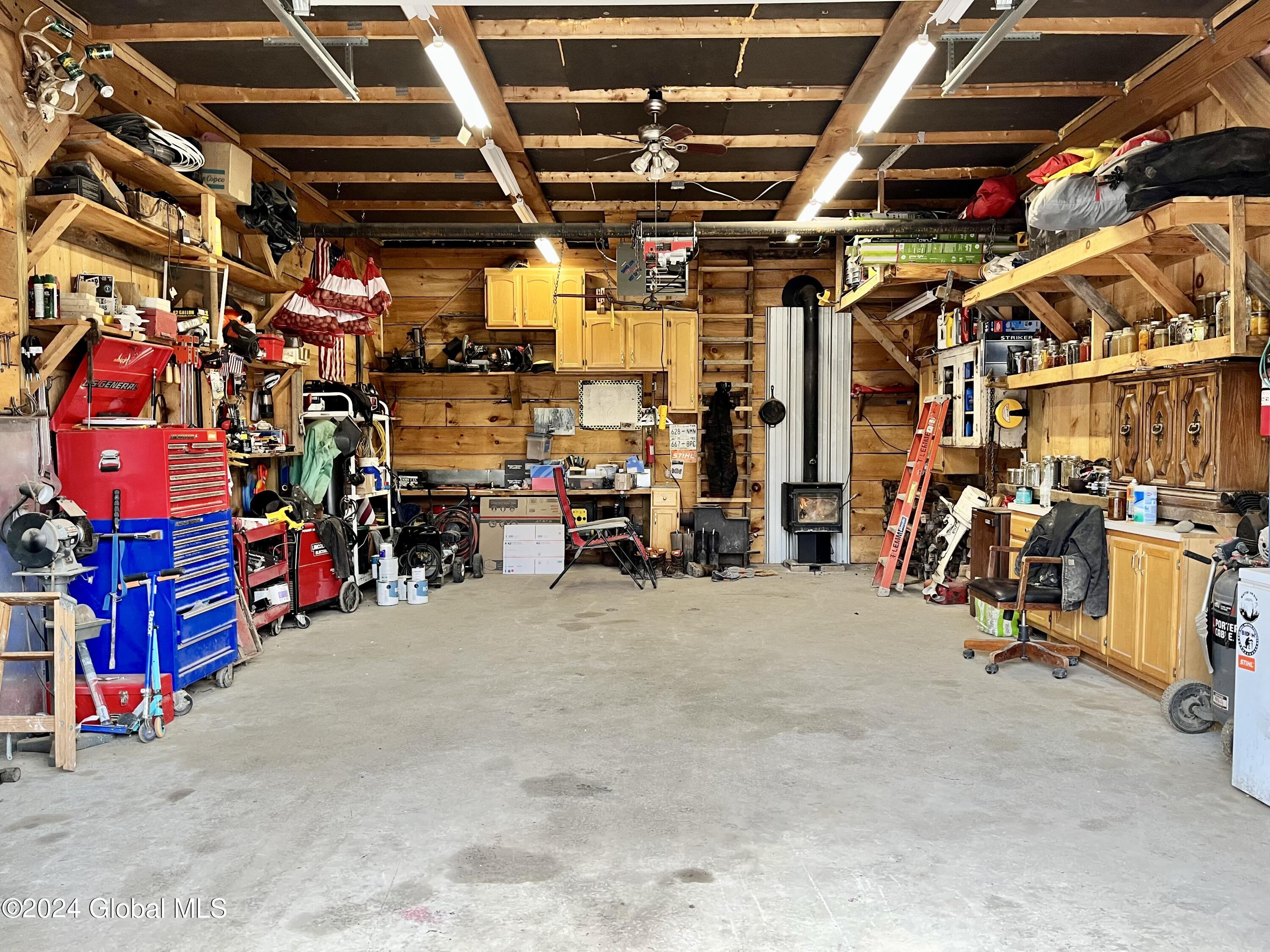 2560 Creek Road
