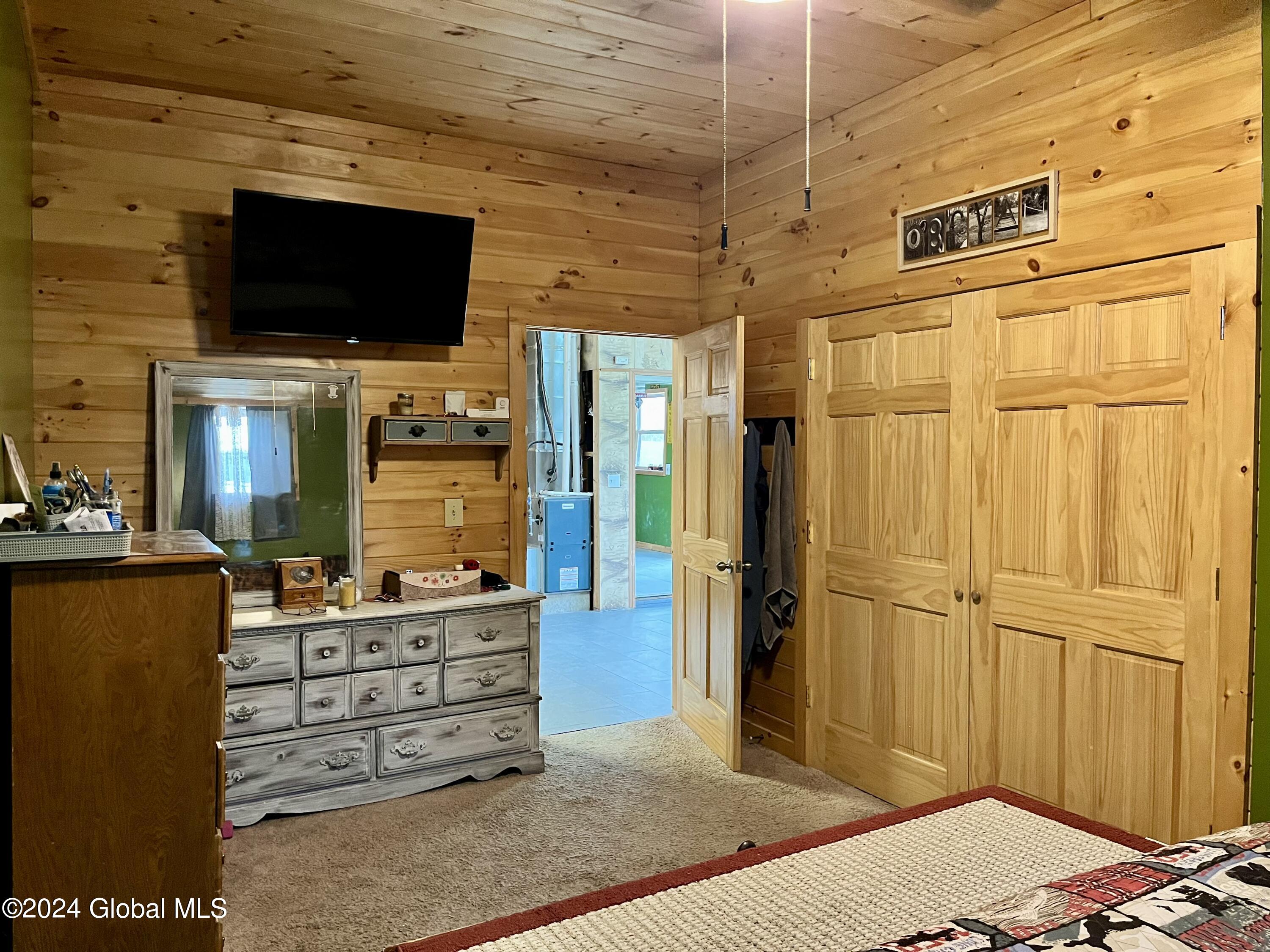 2560 Creek Road