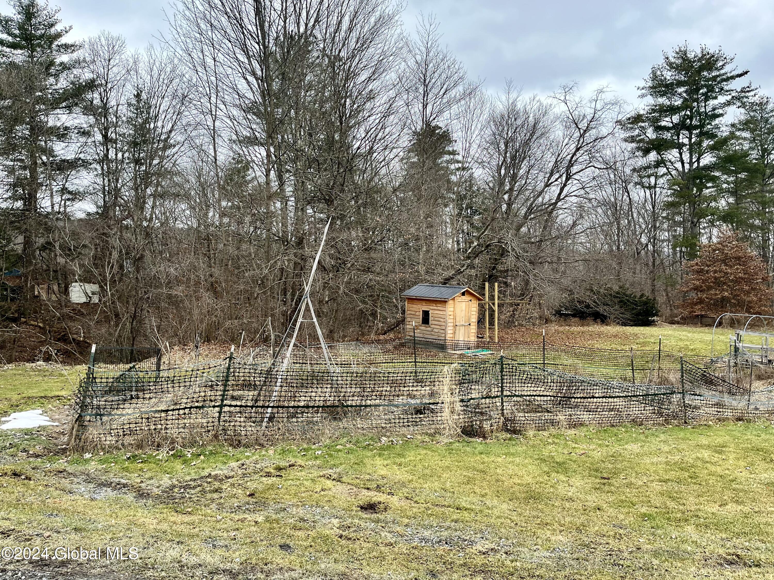 2560 Creek Road