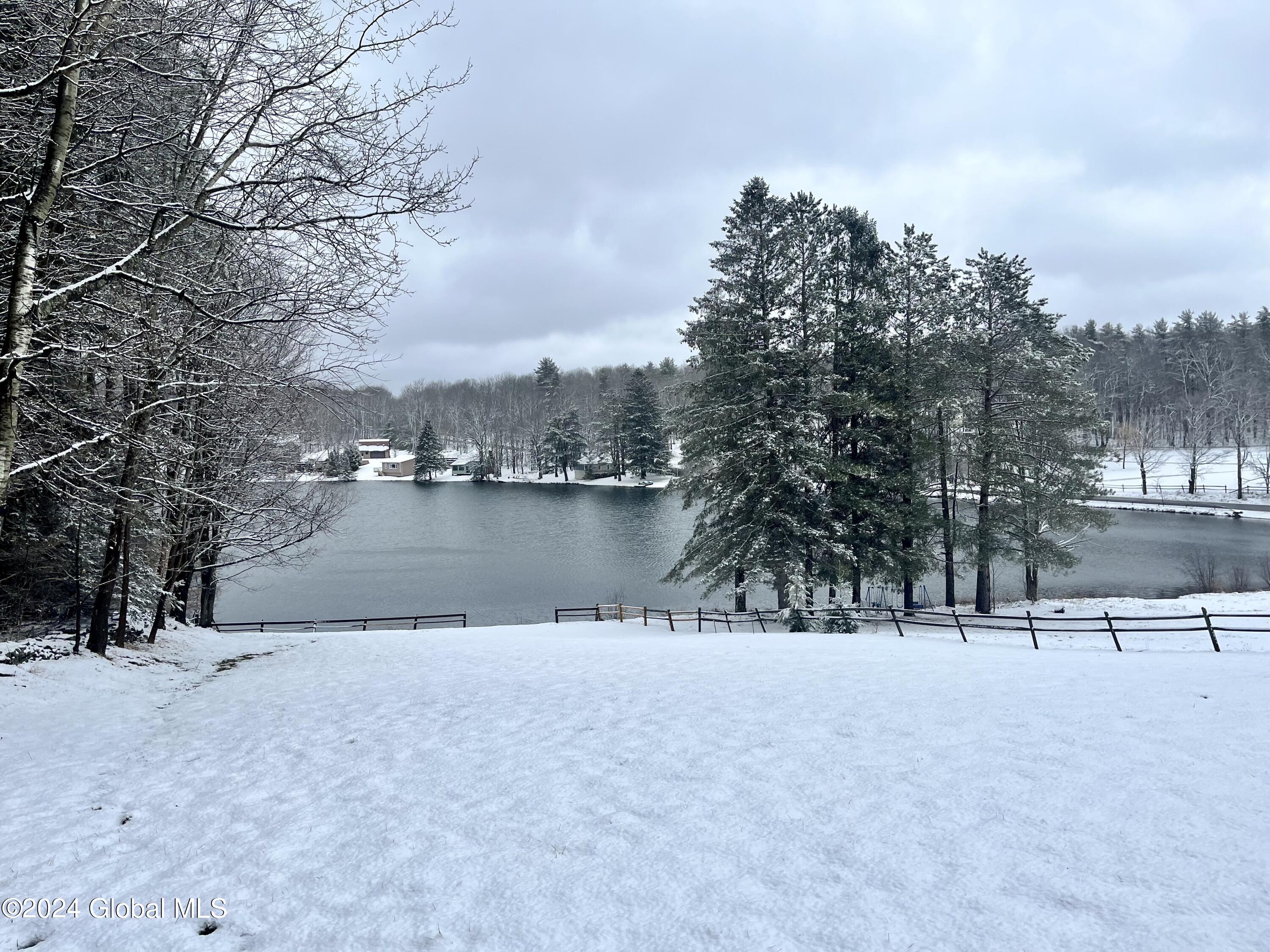 121 Sawyer Hollow Rd Road