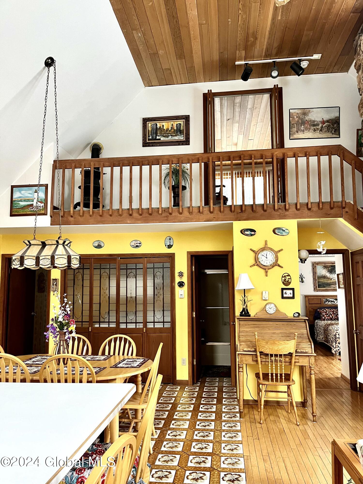 121 Sawyer Hollow Rd Road