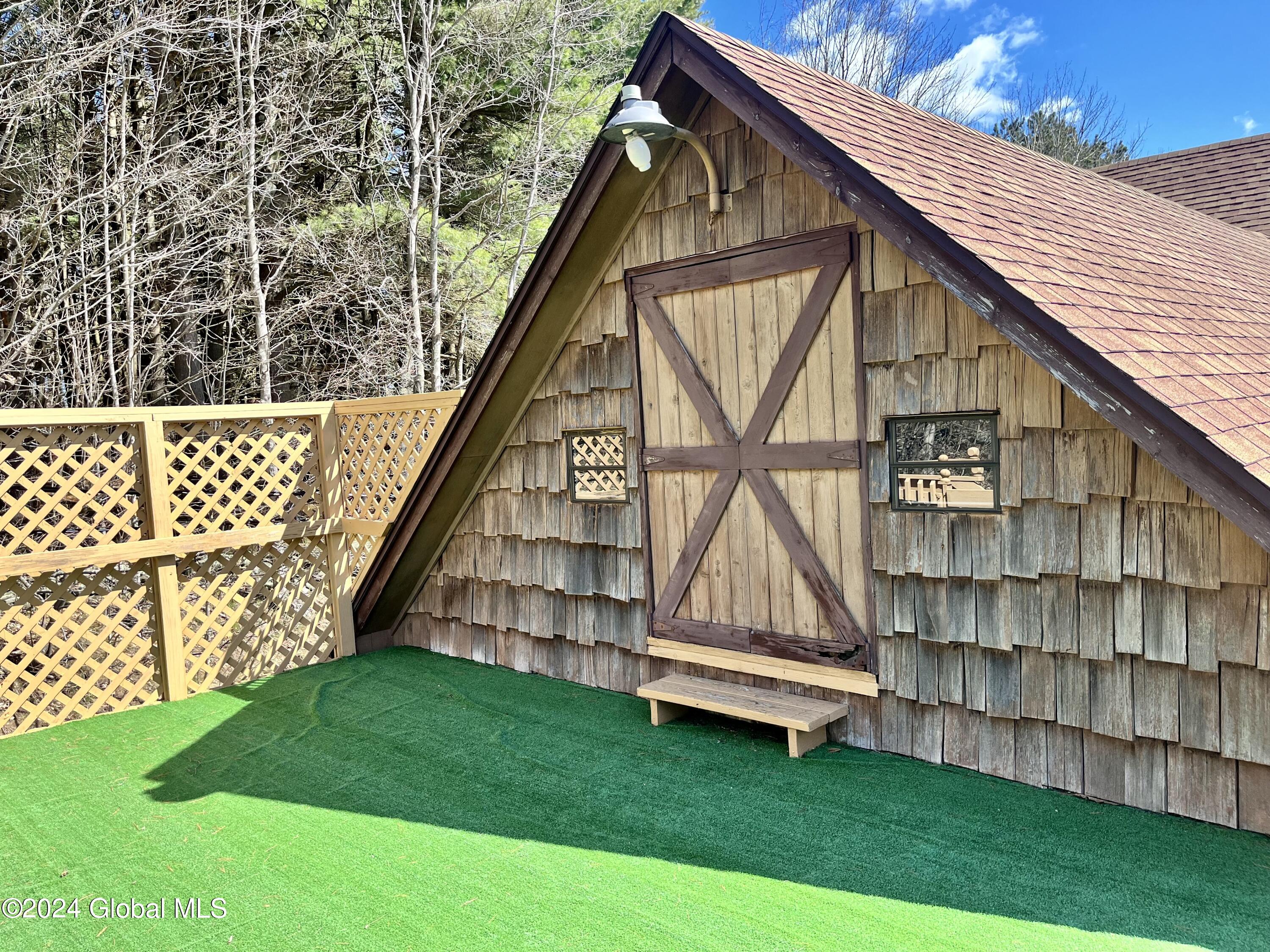 121 Sawyer Hollow Rd Road