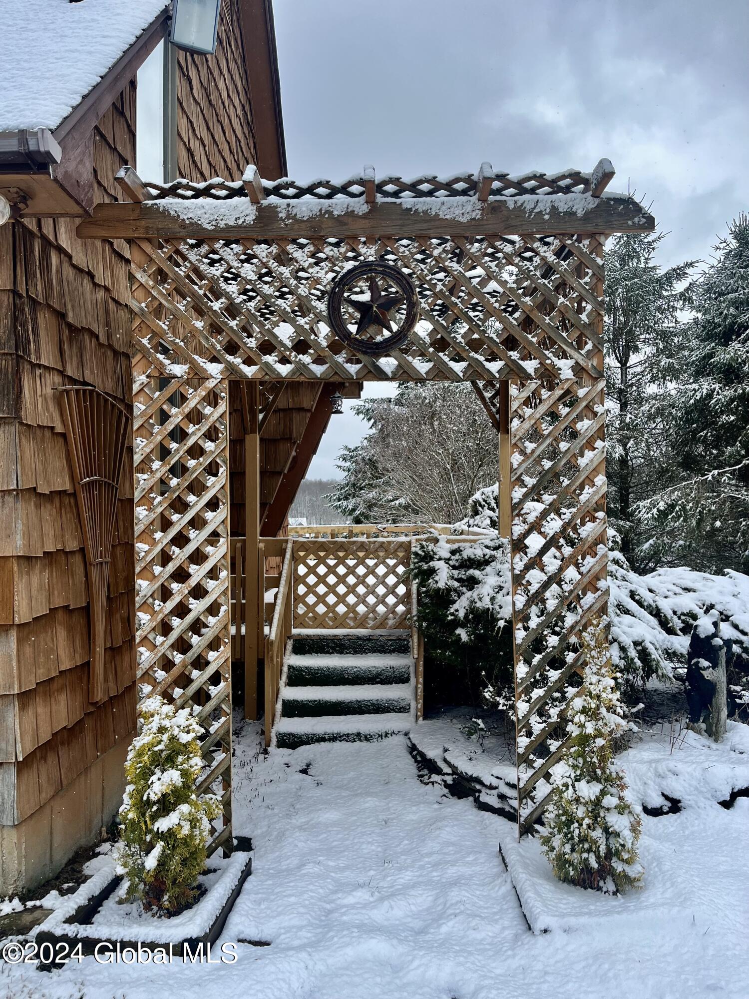 121 Sawyer Hollow Rd Road