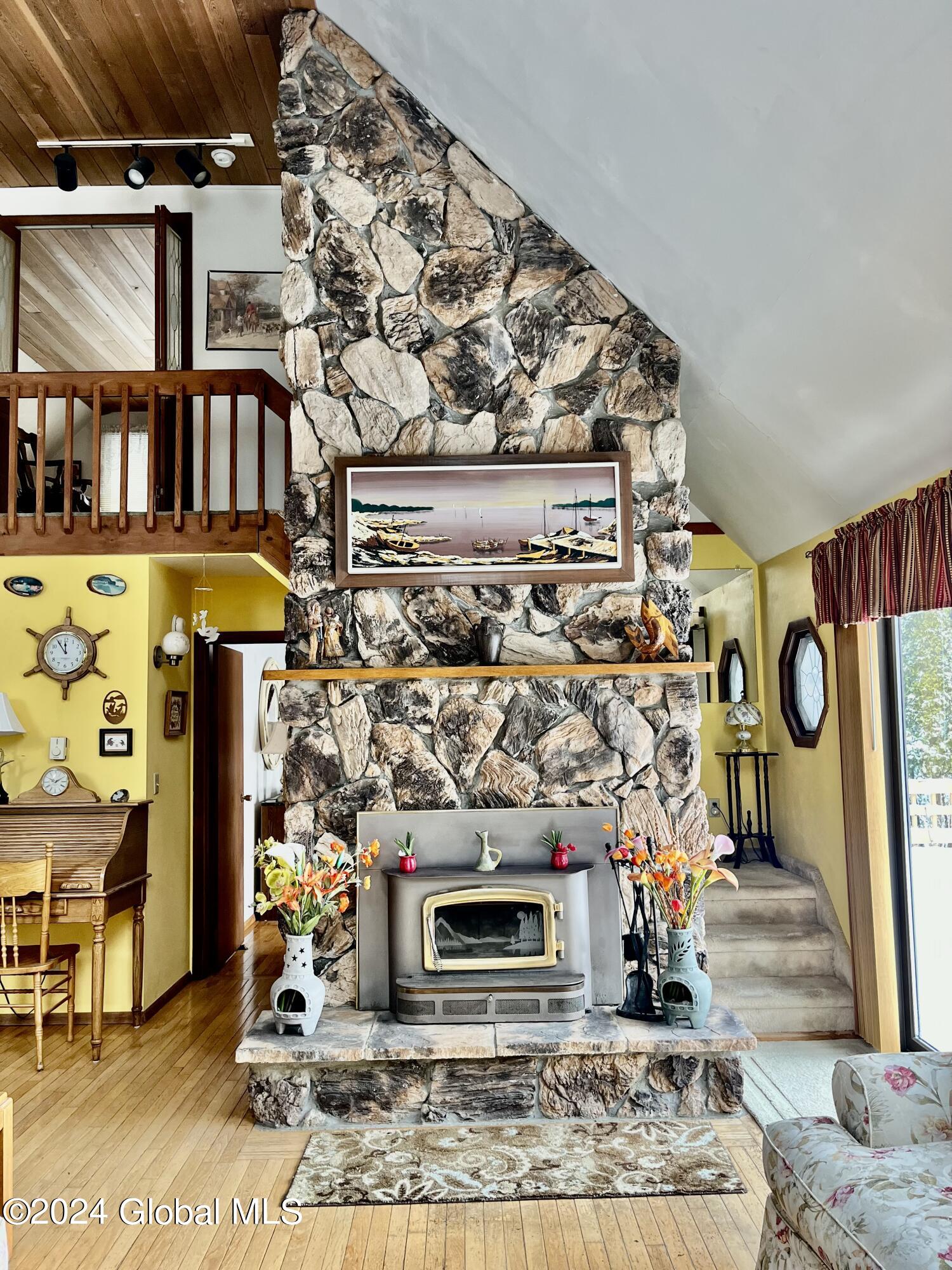 121 Sawyer Hollow Rd Road