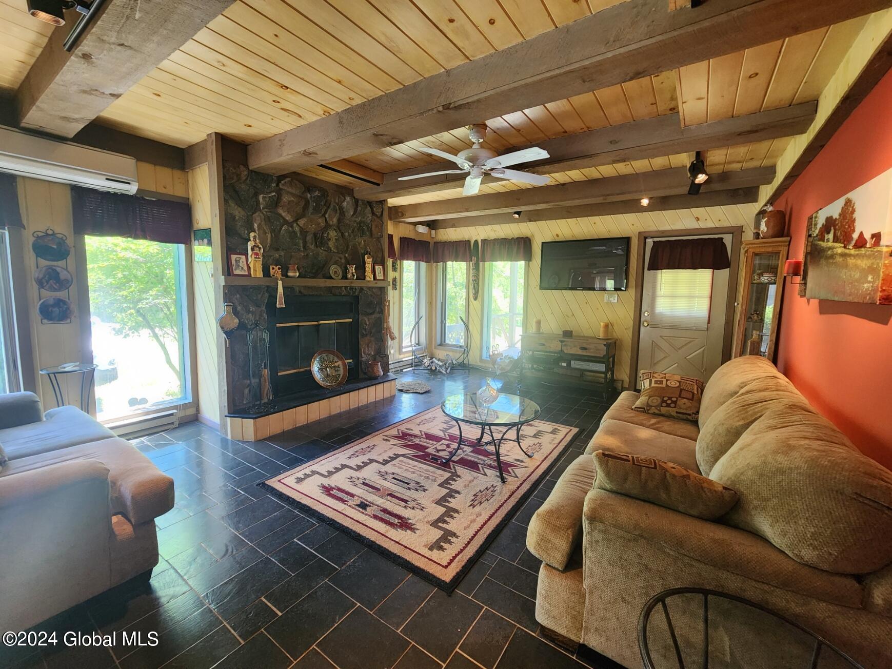 746 W Richmondville Road