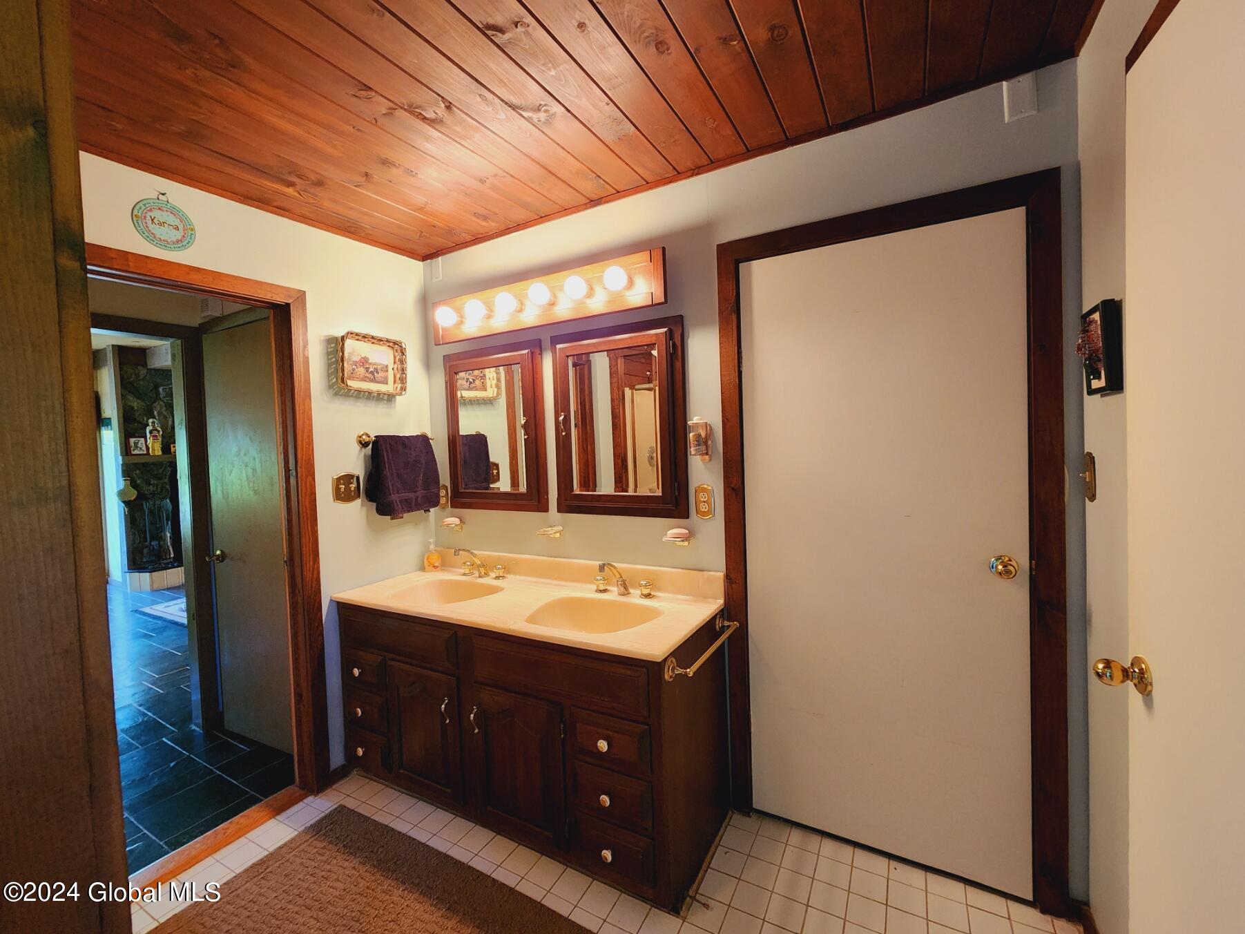 746 W Richmondville Road
