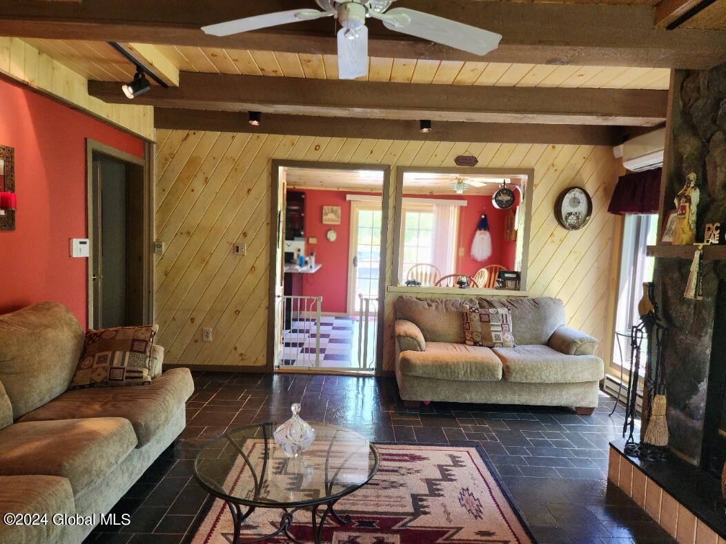 746 W Richmondville Road